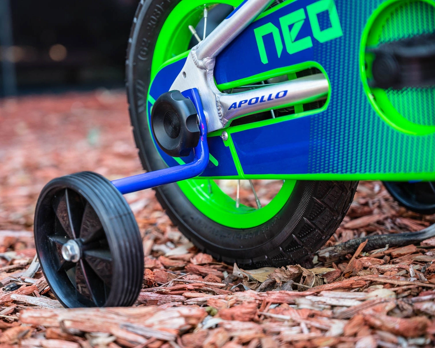 12" Apollo Neo Boys