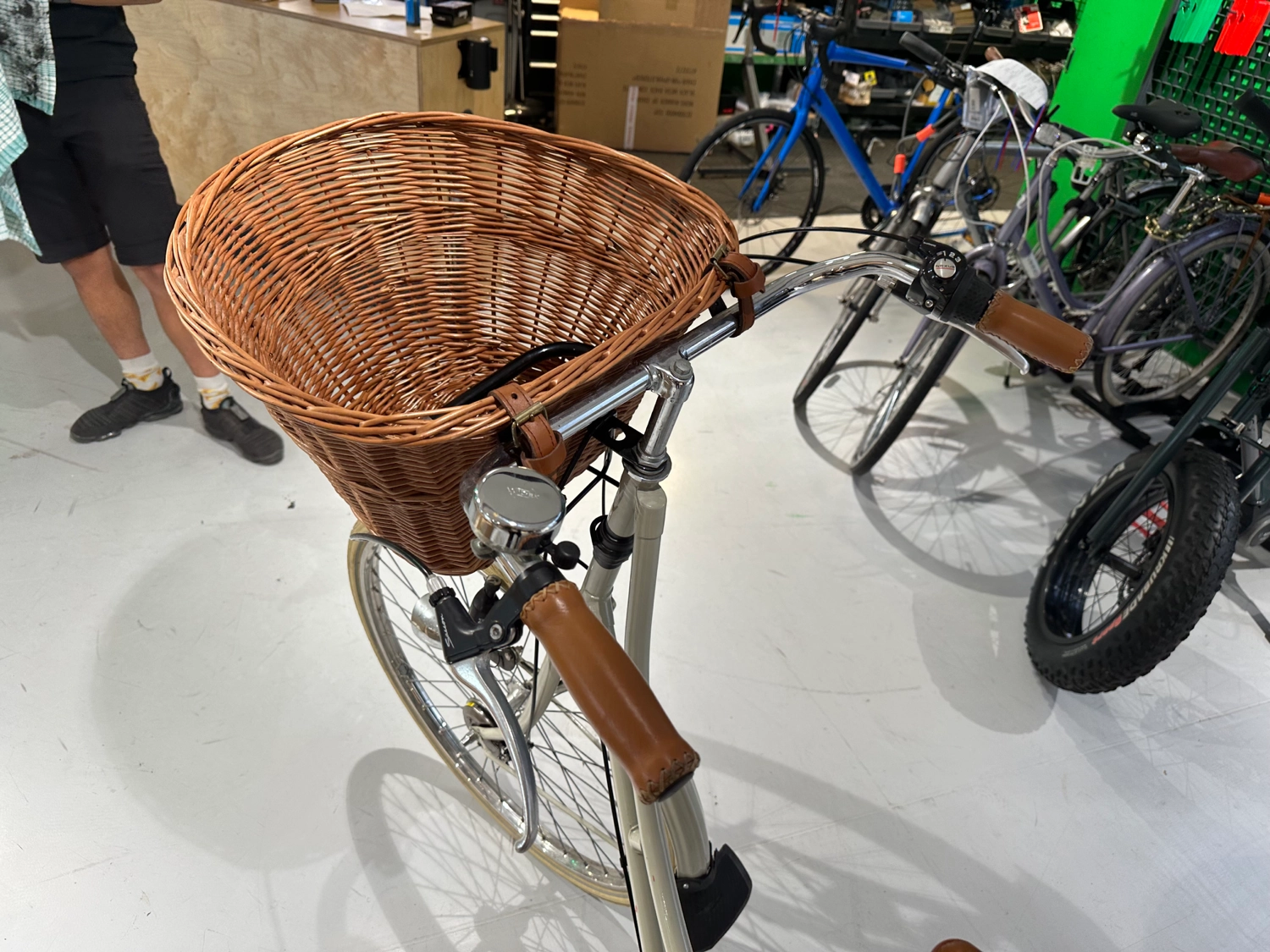 Achielle Dutch female bike with basket  2012