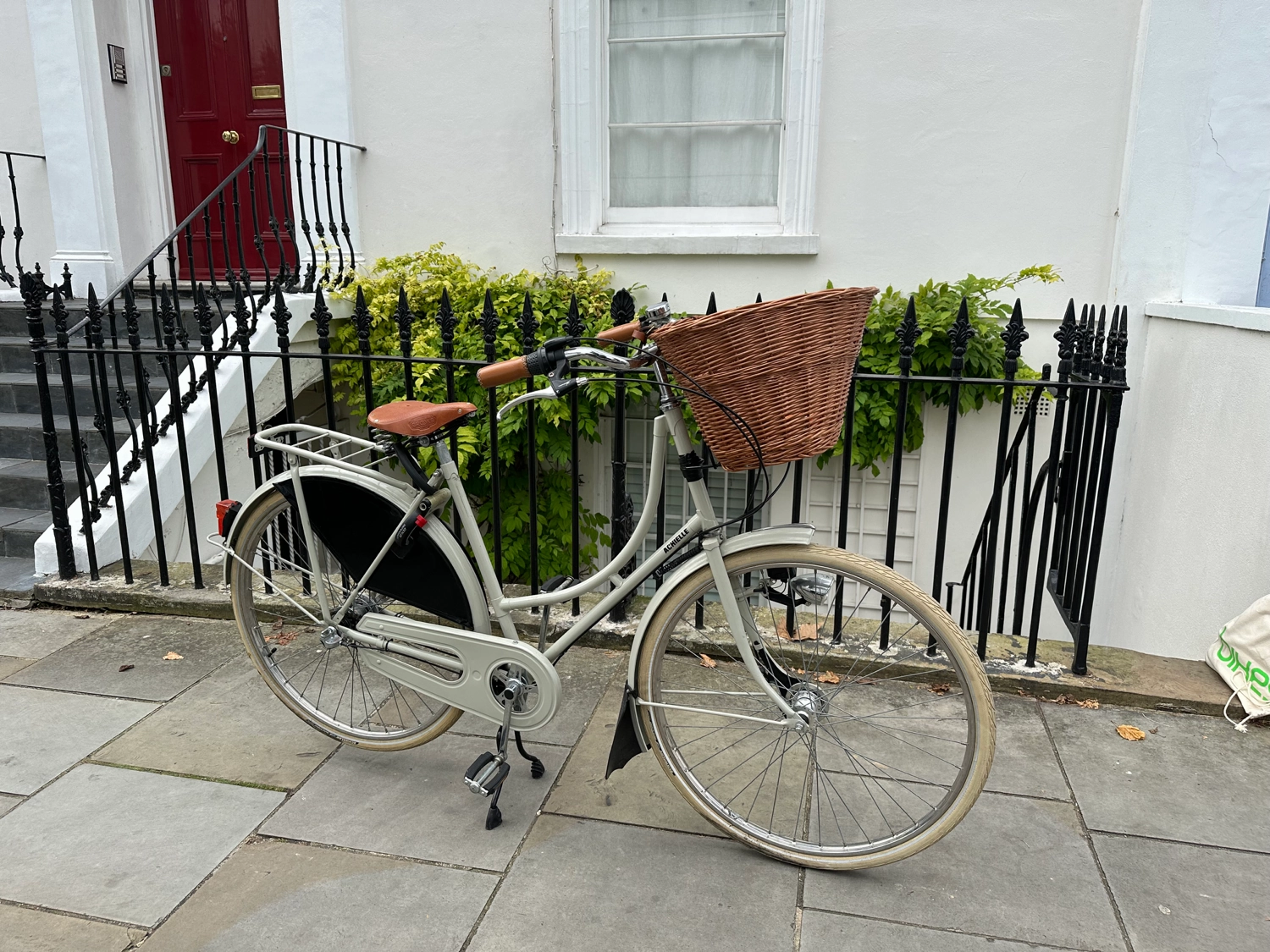 Achielle Dutch female bike with basket  2012