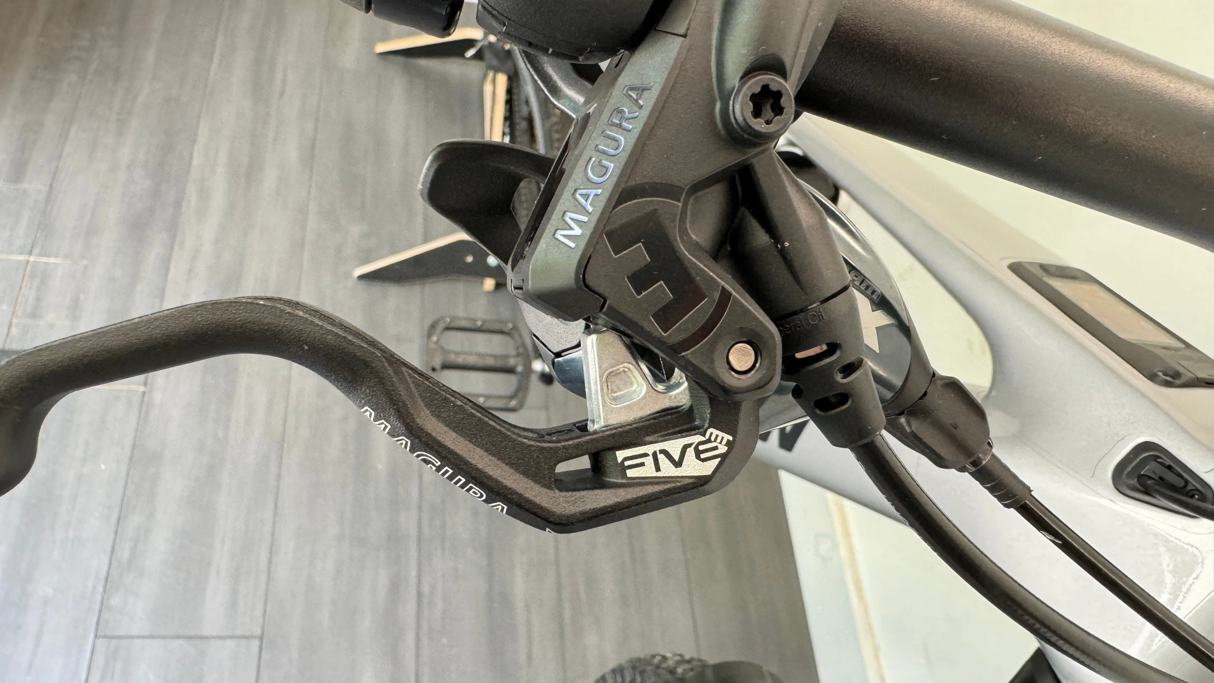 Amflow PL Carbon 800Wh Medium Full Suspension Mountain Bike in Satin Silver