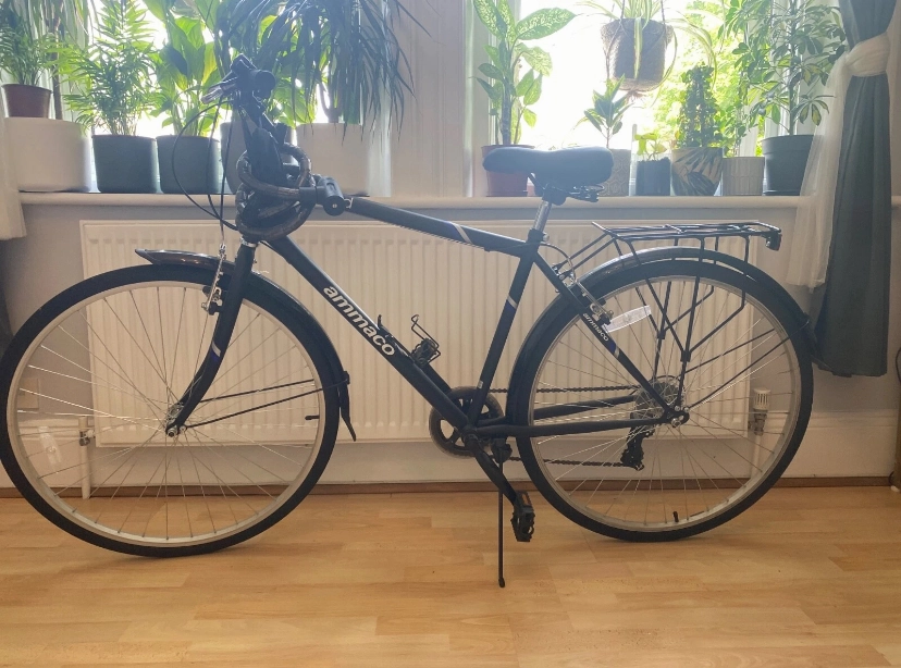 Ammaco Madrid 700c Commuter Hybrid Bike Black 2023