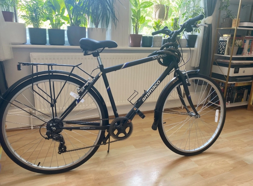 Ammaco Madrid 700c Commuter Hybrid Bike Black 2023