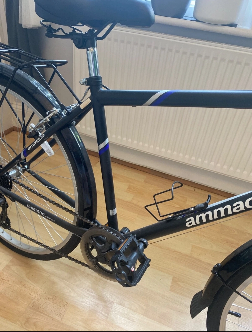 Ammaco Madrid 700c Commuter Hybrid Bike Black 2023