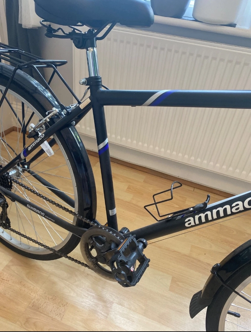 Ammaco Madrid 700c Commuter Hybrid Bike Black 2023