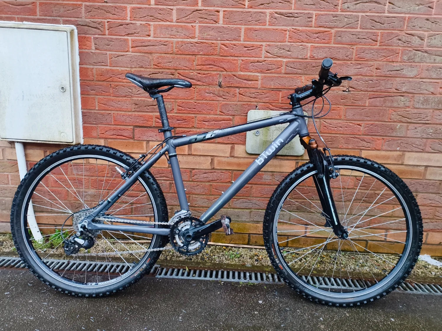 B'TWIN Rockrider 520 (26" Wheels, Medium Frame) 2008