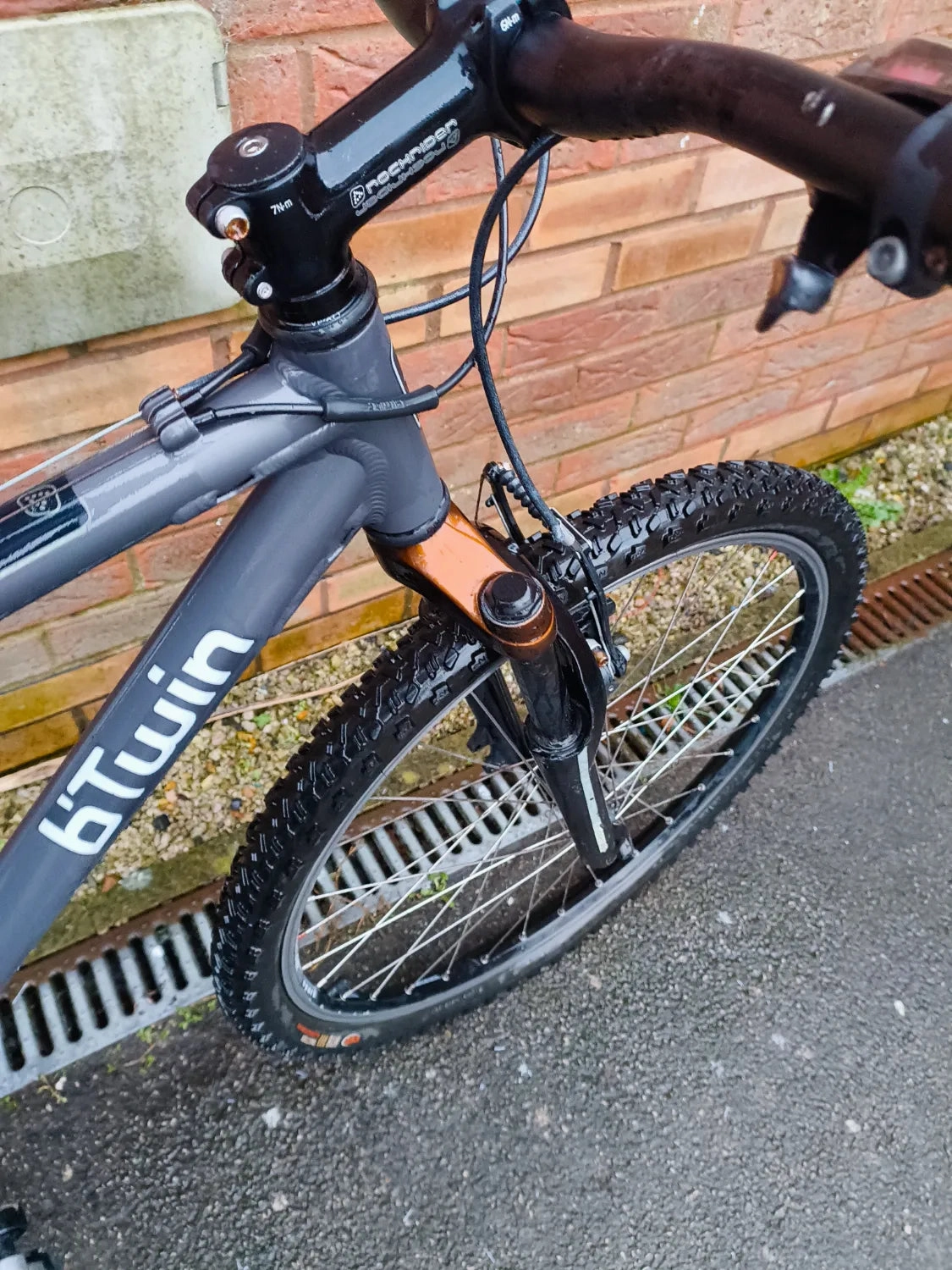 B'TWIN Rockrider 520 (26" Wheels, Medium Frame) 2008