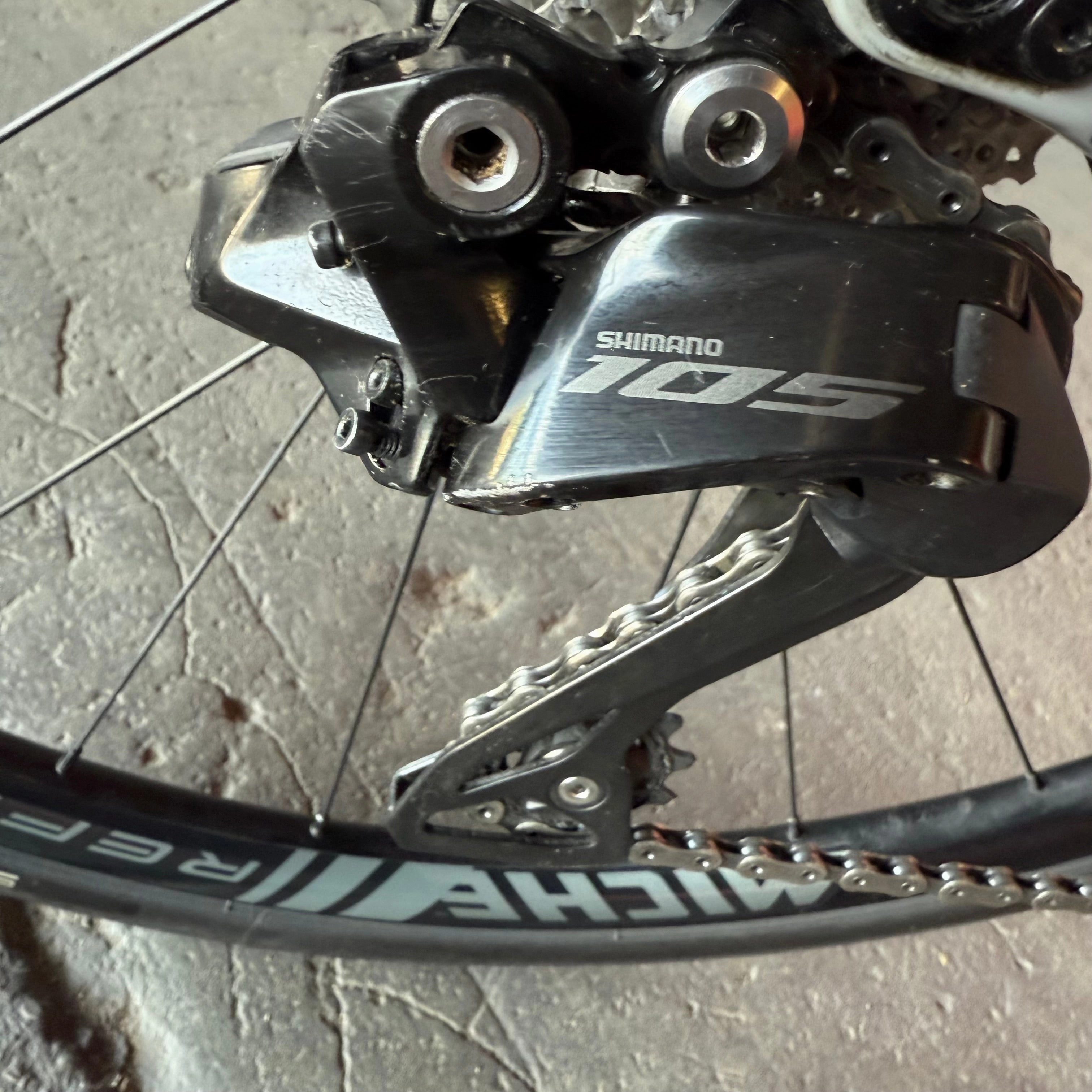 Basso Astra Shimano 105 Di2 Carbon Disc Road Bike - XL 58cm