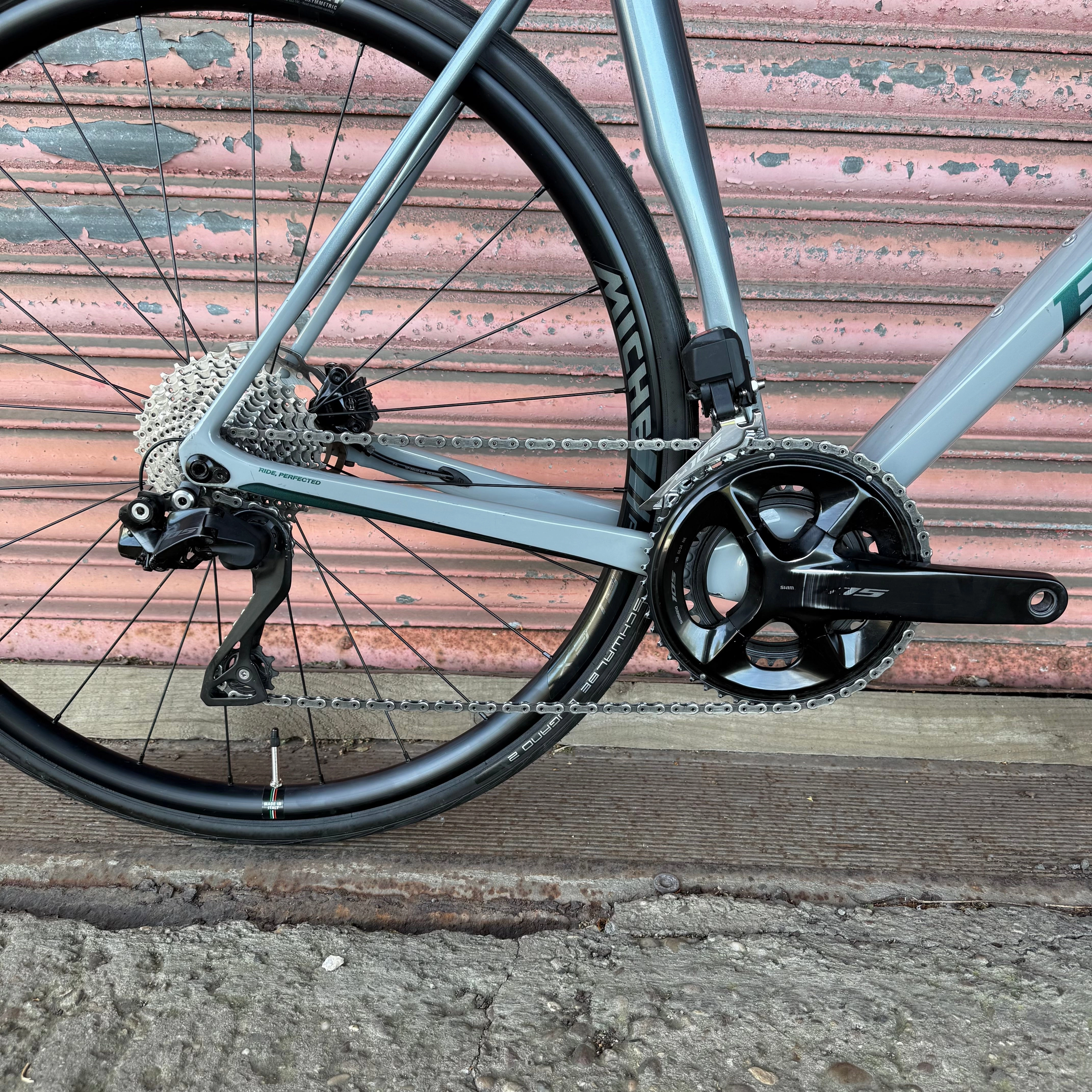 Basso Astra Shimano 105 Di2 Carbon Disc Road Bike - XL 58cm