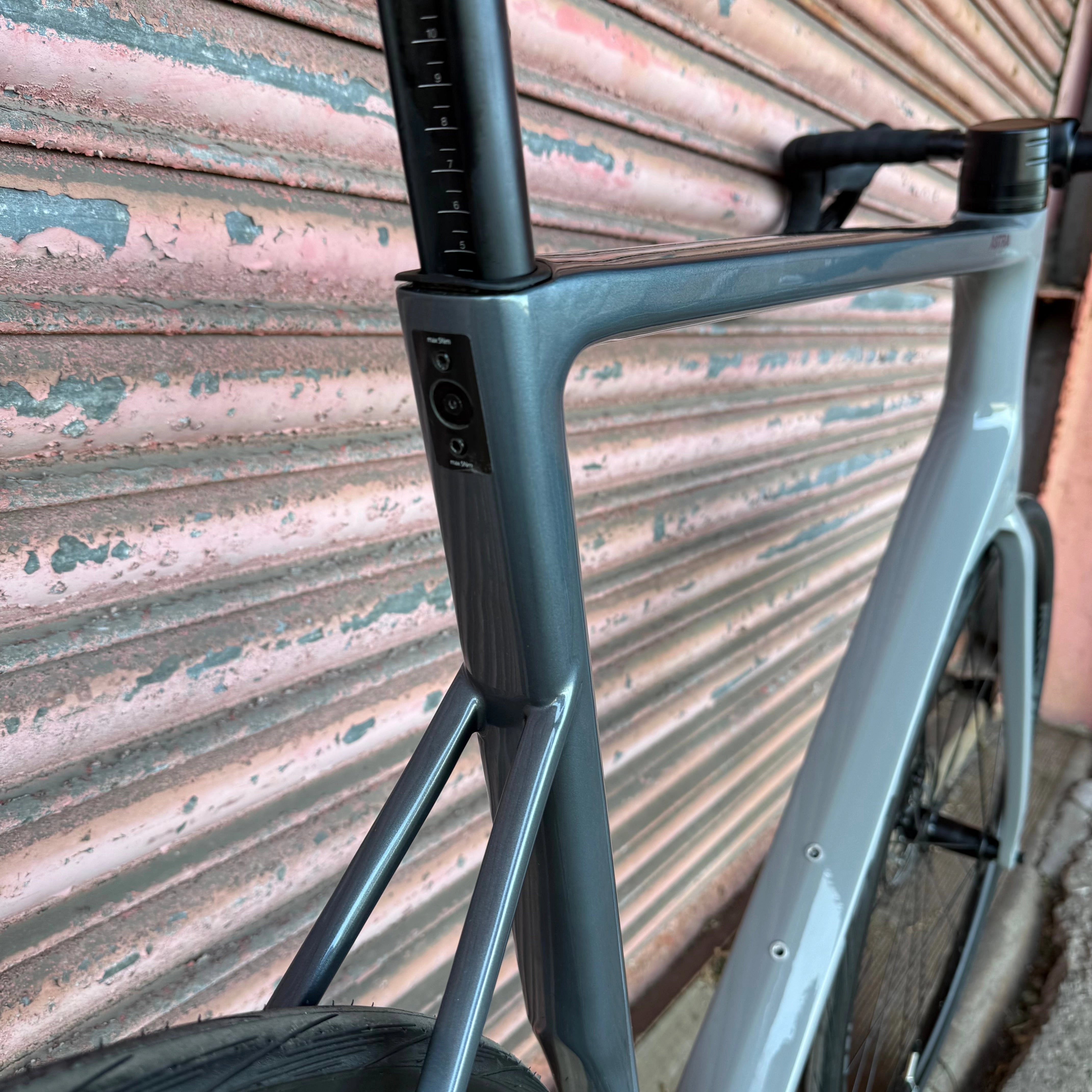 Basso Astra Shimano 105 Di2 Carbon Disc Road Bike - XL 58cm