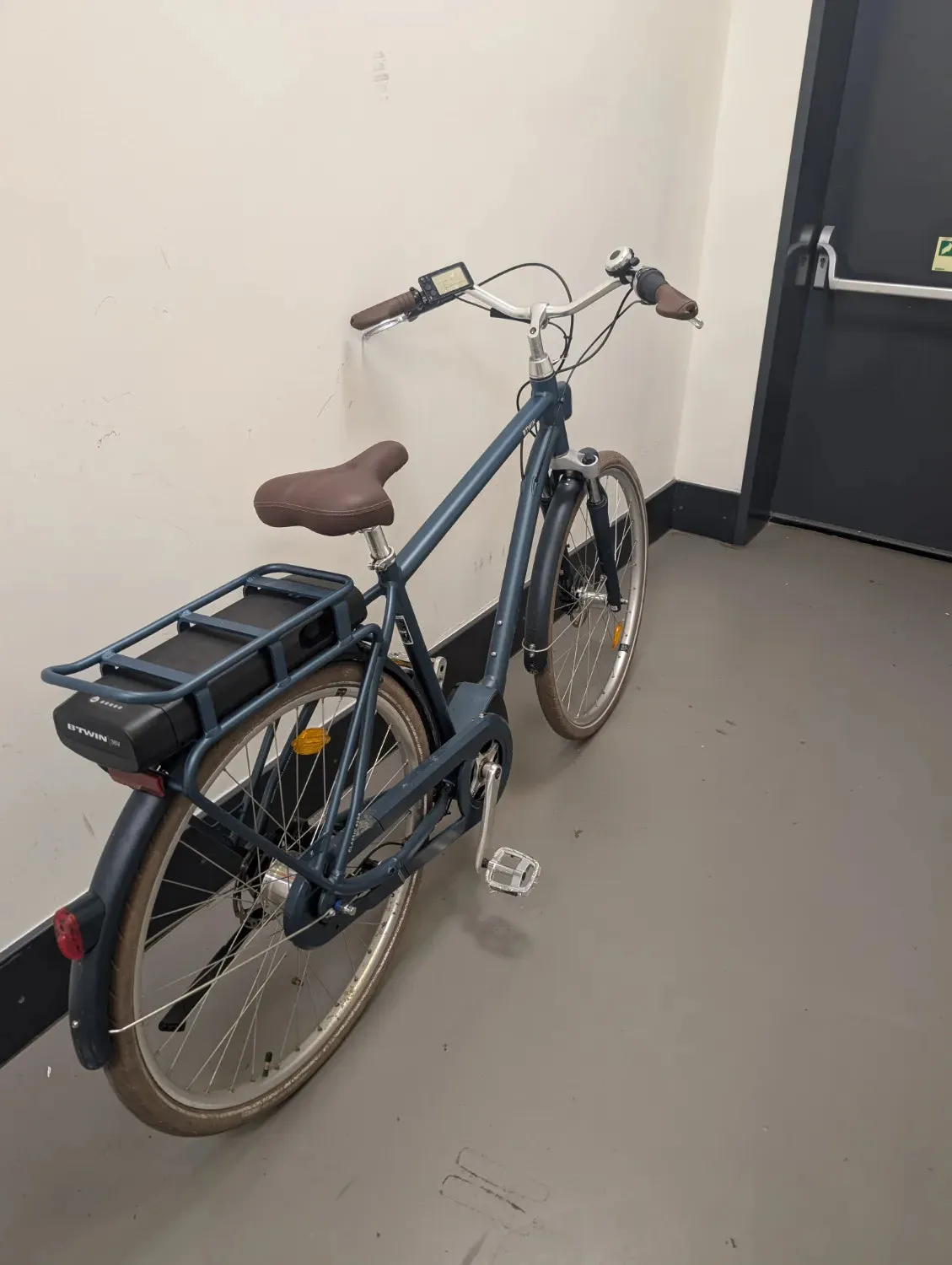 B'TWIN Smart electric city bike 920 E connect HF 2025