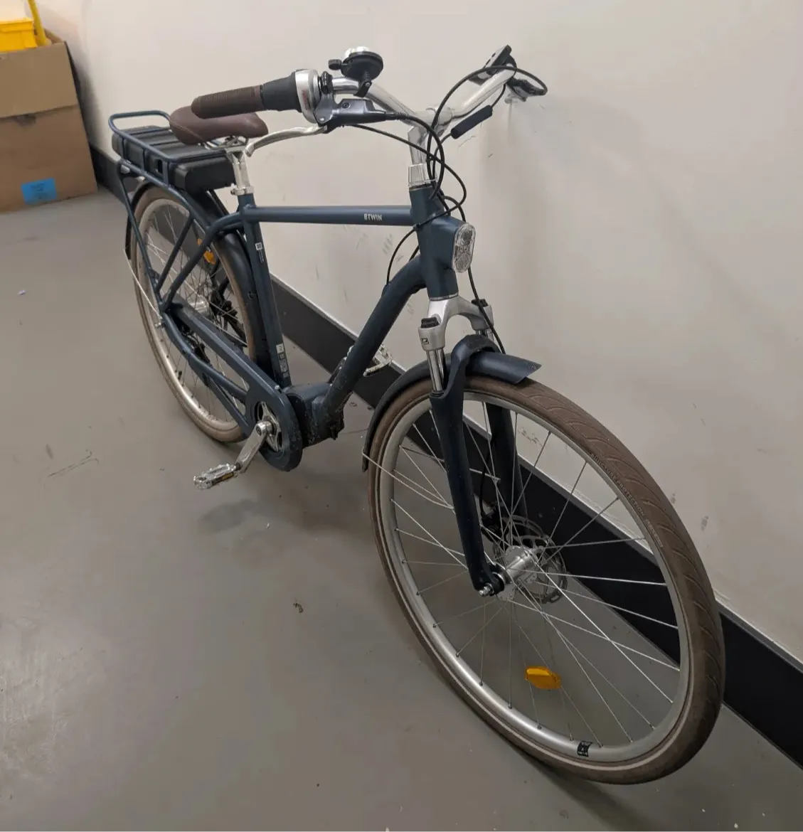 B'TWIN Smart electric city bike 920 E connect HF 2025