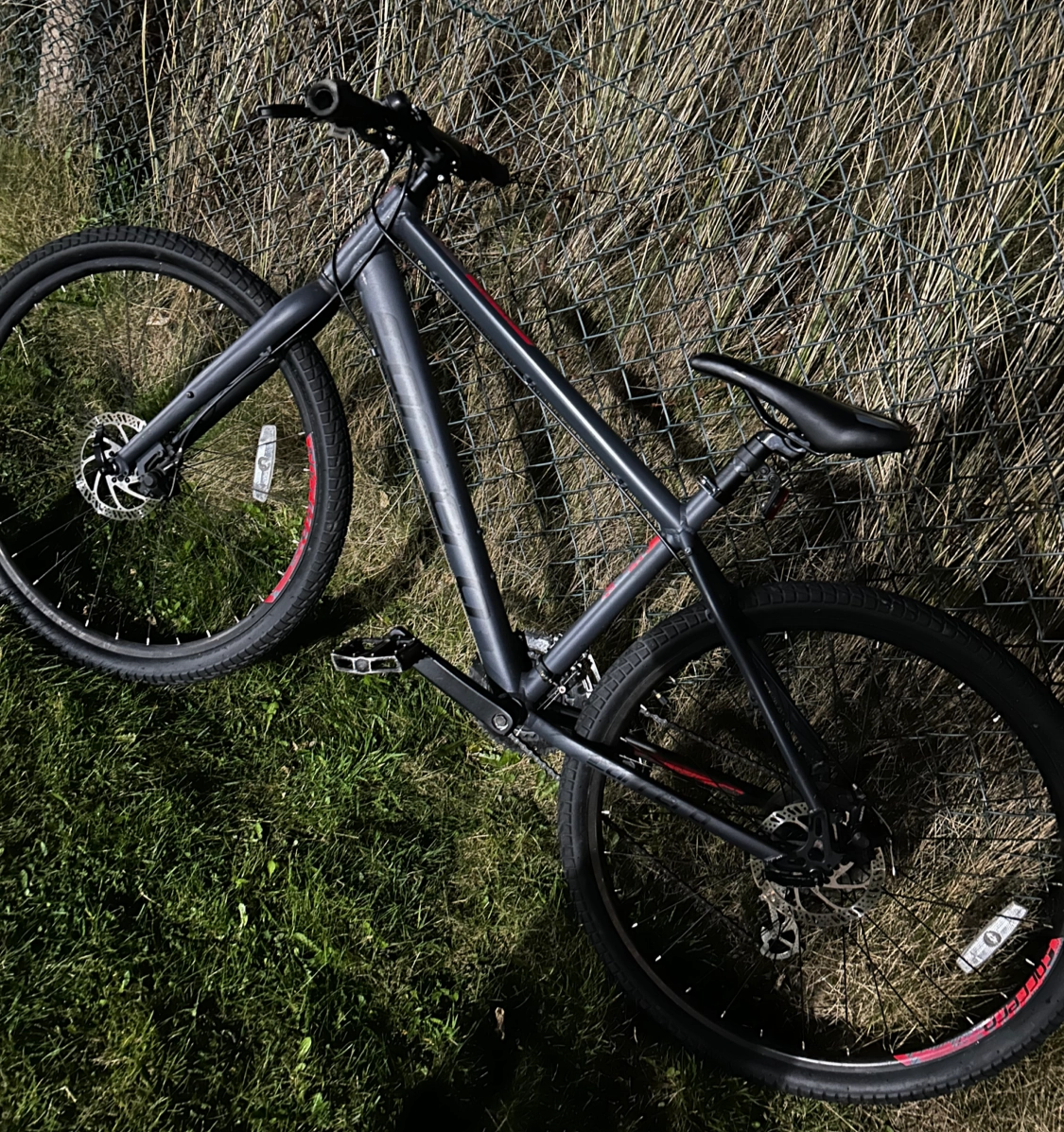 Carrera Axle Mens Hybrid Bike 2021