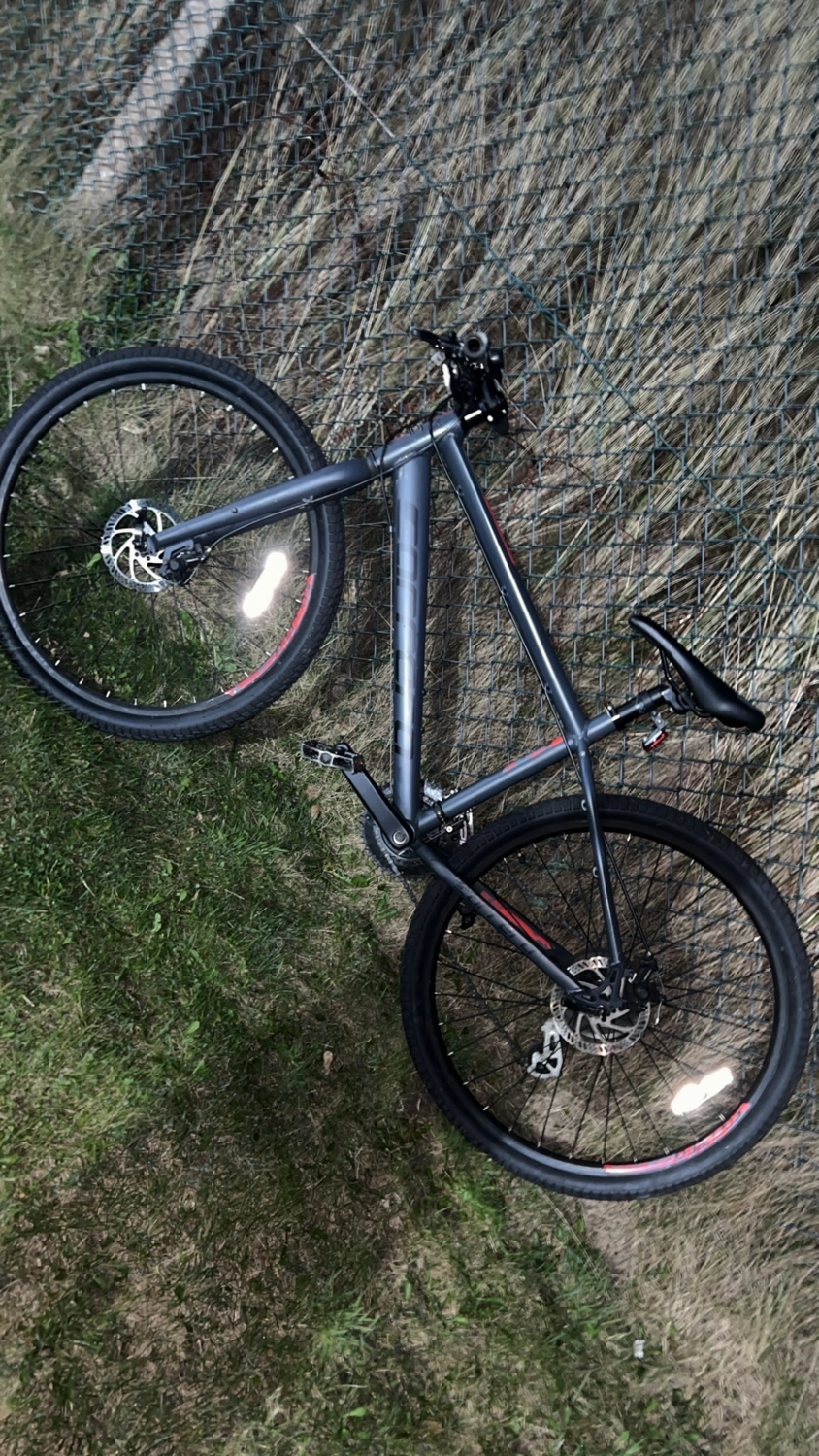 Carrera Axle Mens Hybrid Bike 2021