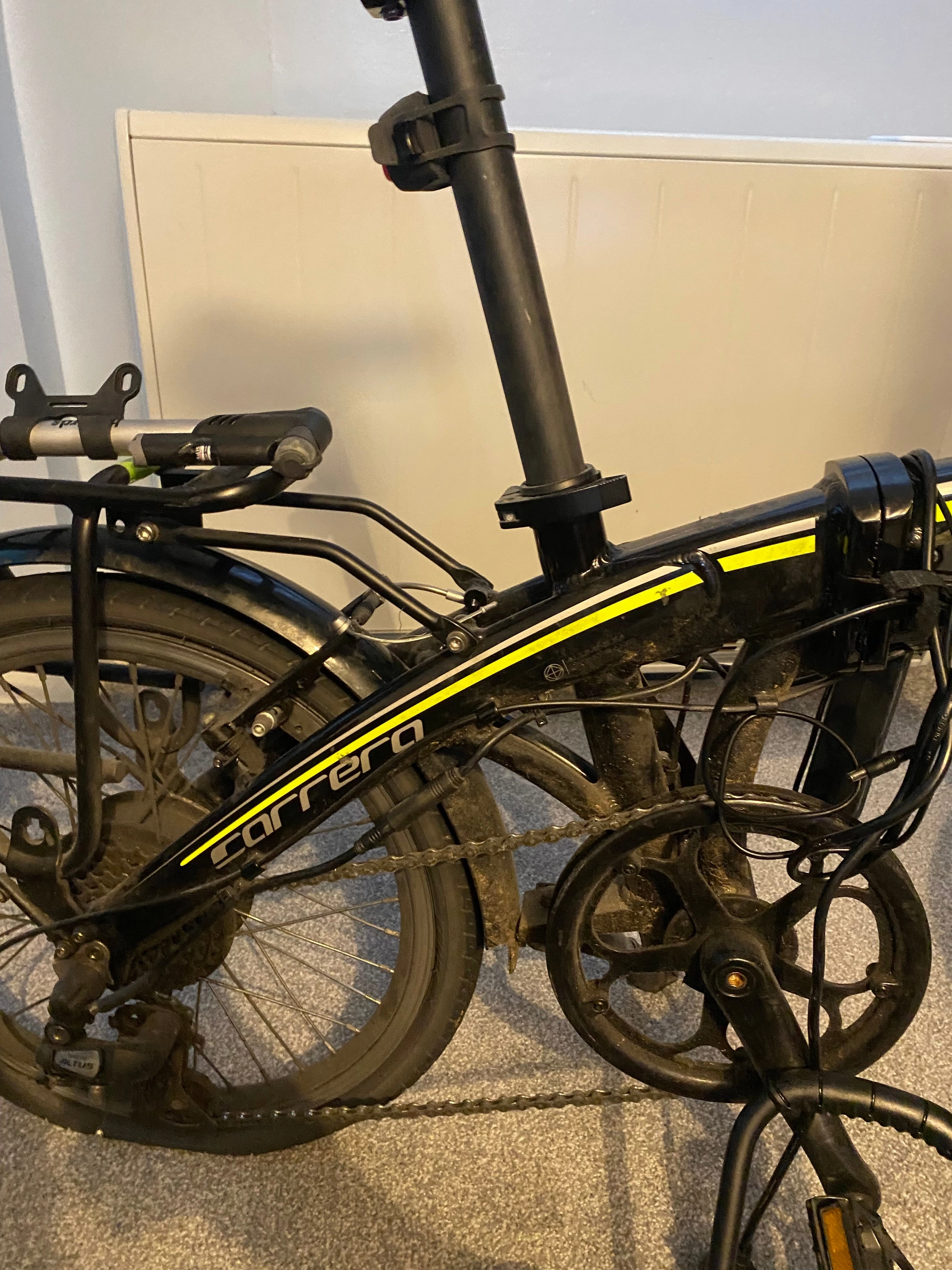Carrera Axle Mens Hybrid Bike 2021
