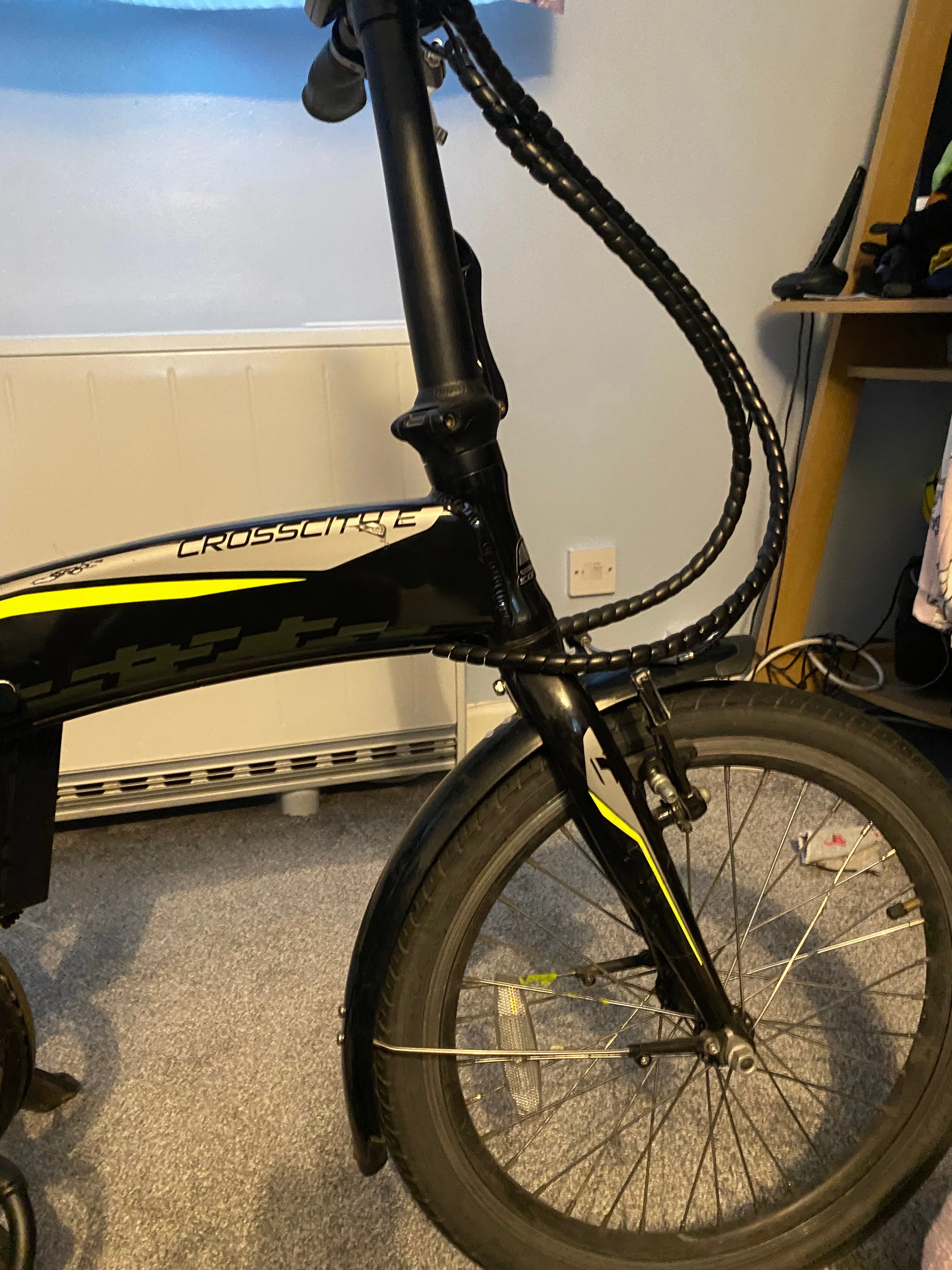 Carrera Axle Mens Hybrid Bike 2021
