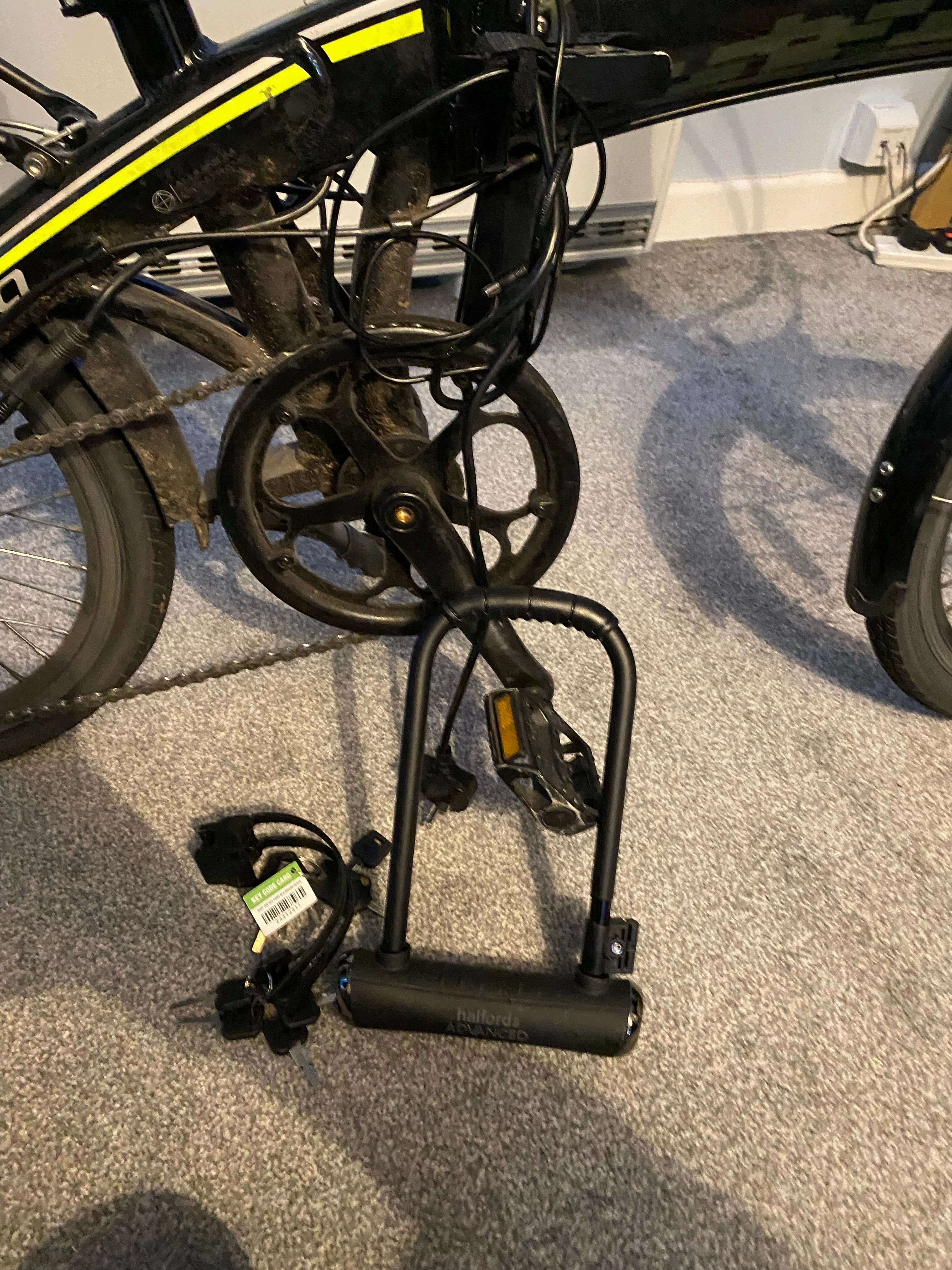 Carrera Axle Mens Hybrid Bike 2021