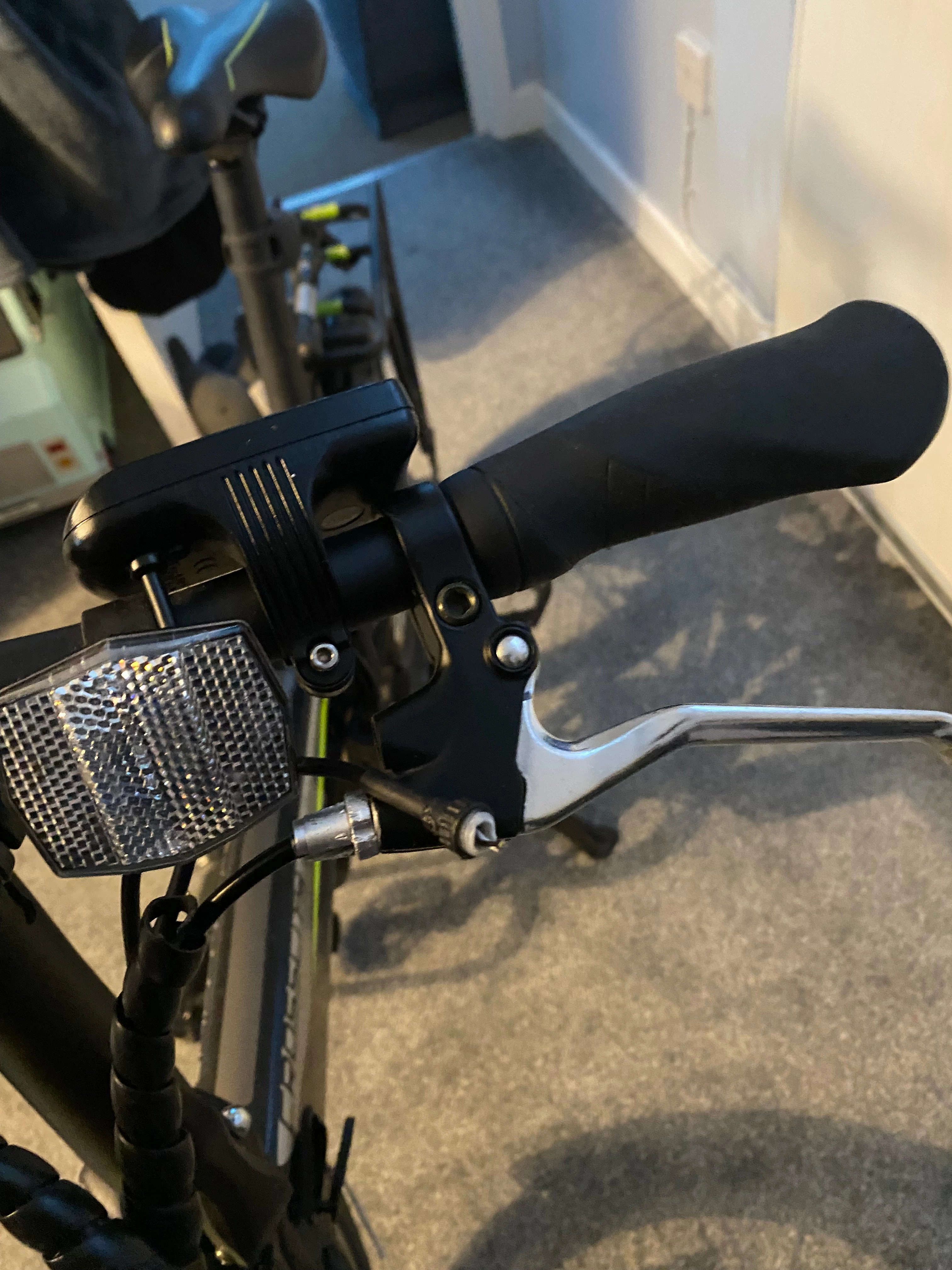 Carrera Axle Mens Hybrid Bike 2021