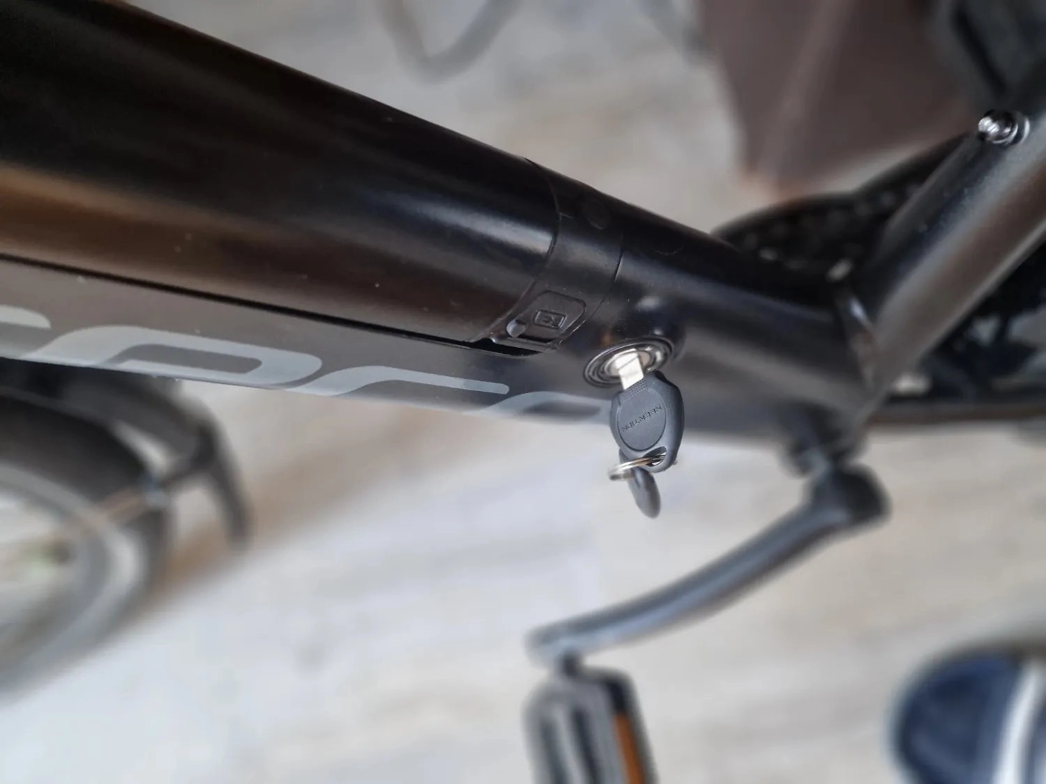 Carrera impel im-3.1 Electric Hybrid Bike Shimano - L Frame 2024