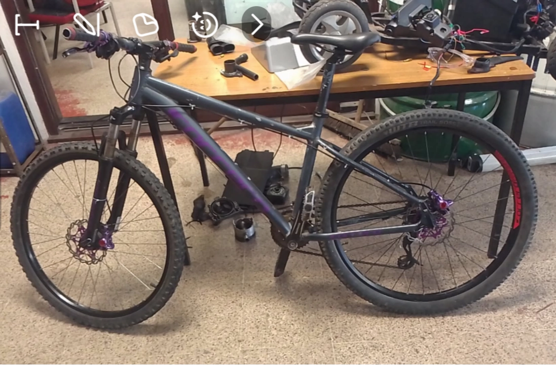 Carrera Vengeance Mens Mountain Bike 2021