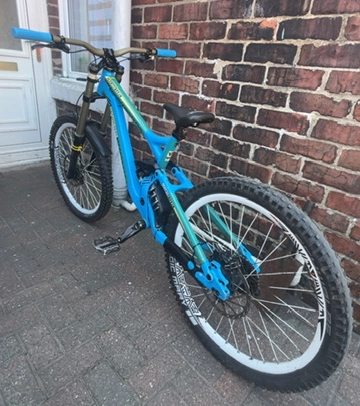 Commencal VIP SUPREME DH V3 650B ROCKSHOX 2015