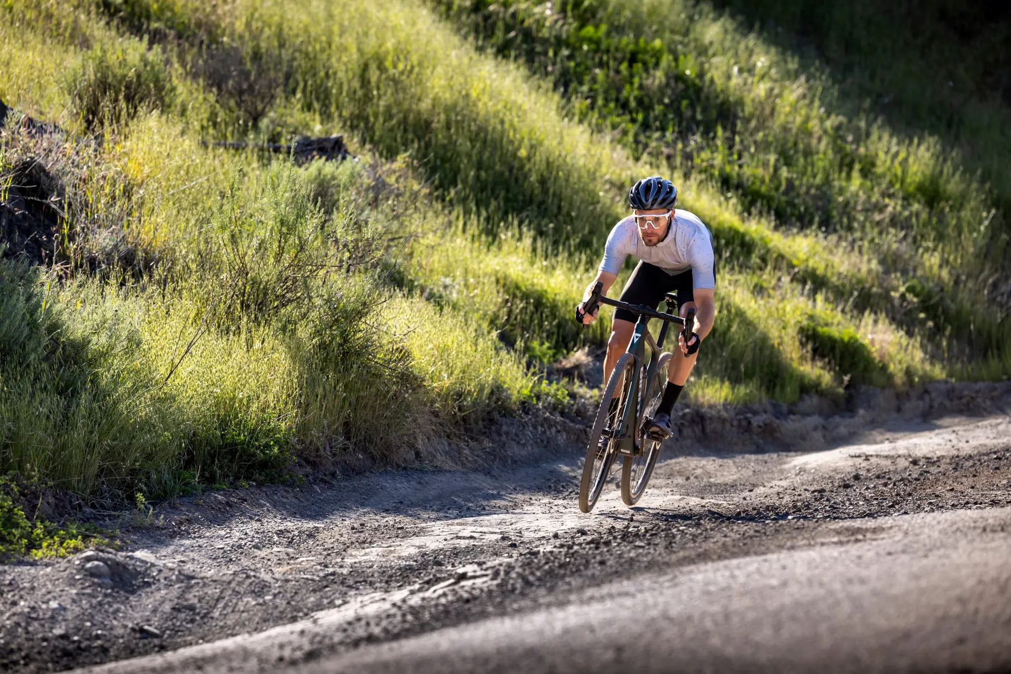 Defy Advanced E  Elite 1 (2025)