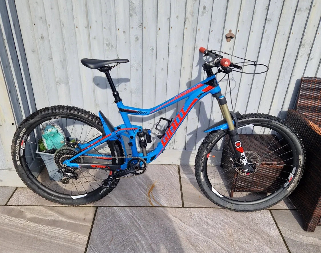 Giant 2016