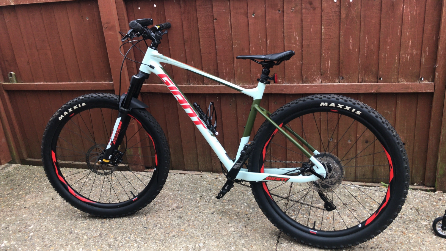 Giant Fathom 29 2 2017