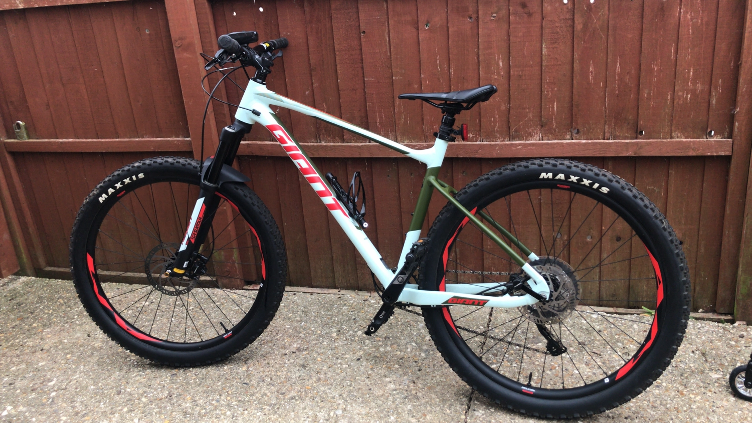 Giant Fathom 29 2 2017