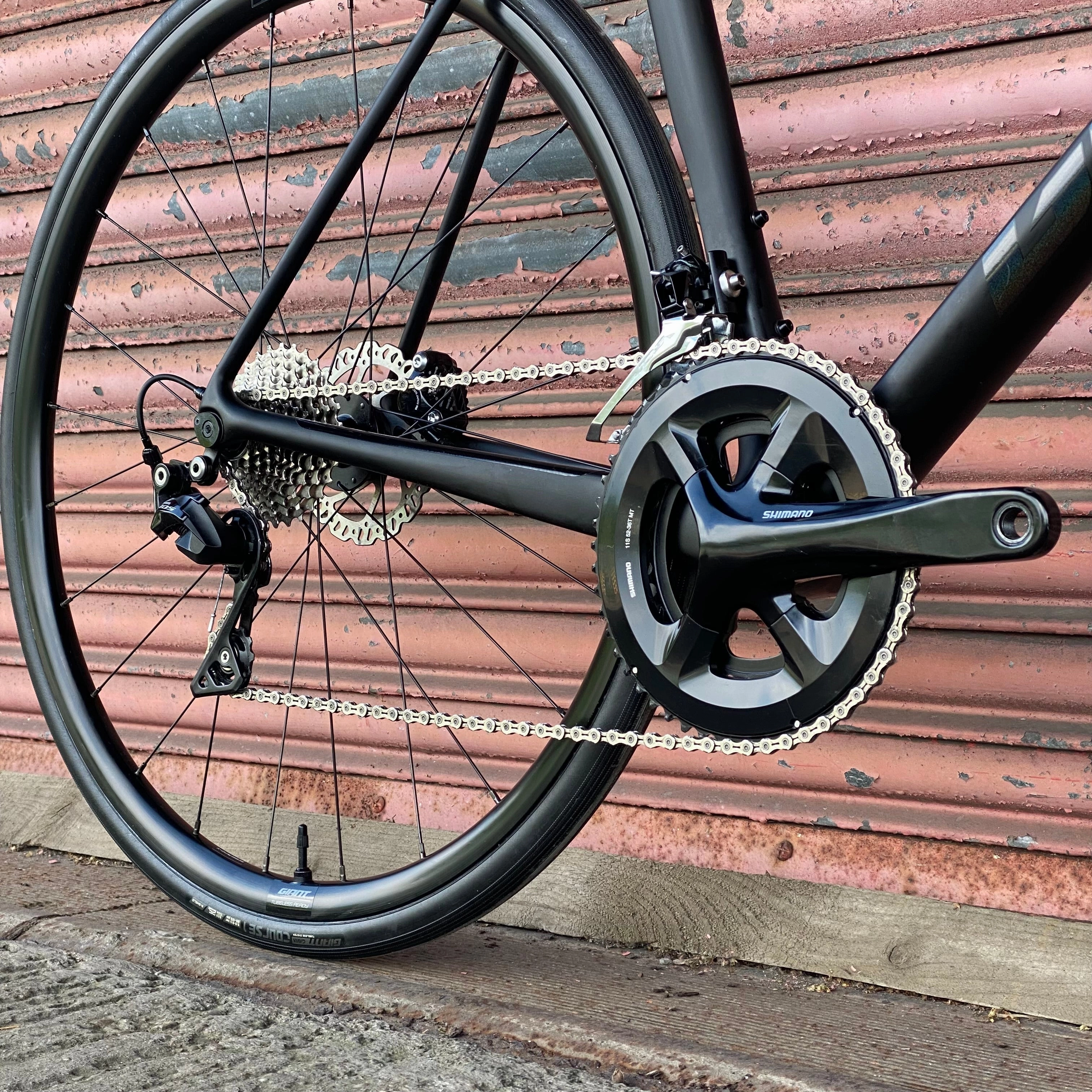 Giant TCR Advanced 2 Shimano 105 Carbon Disc Road Bike