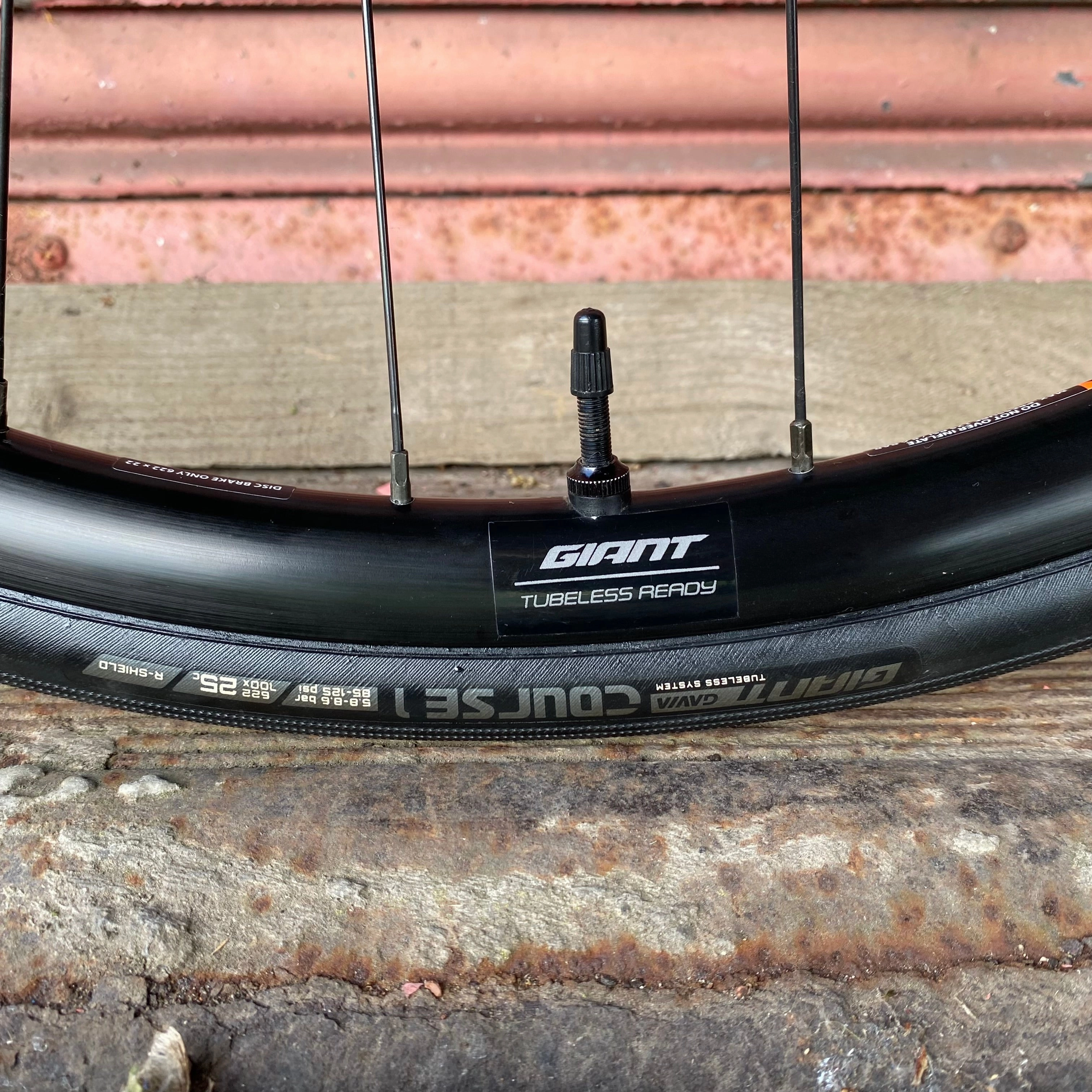 Giant TCR Advanced 2 Shimano 105 Carbon Disc Road Bike