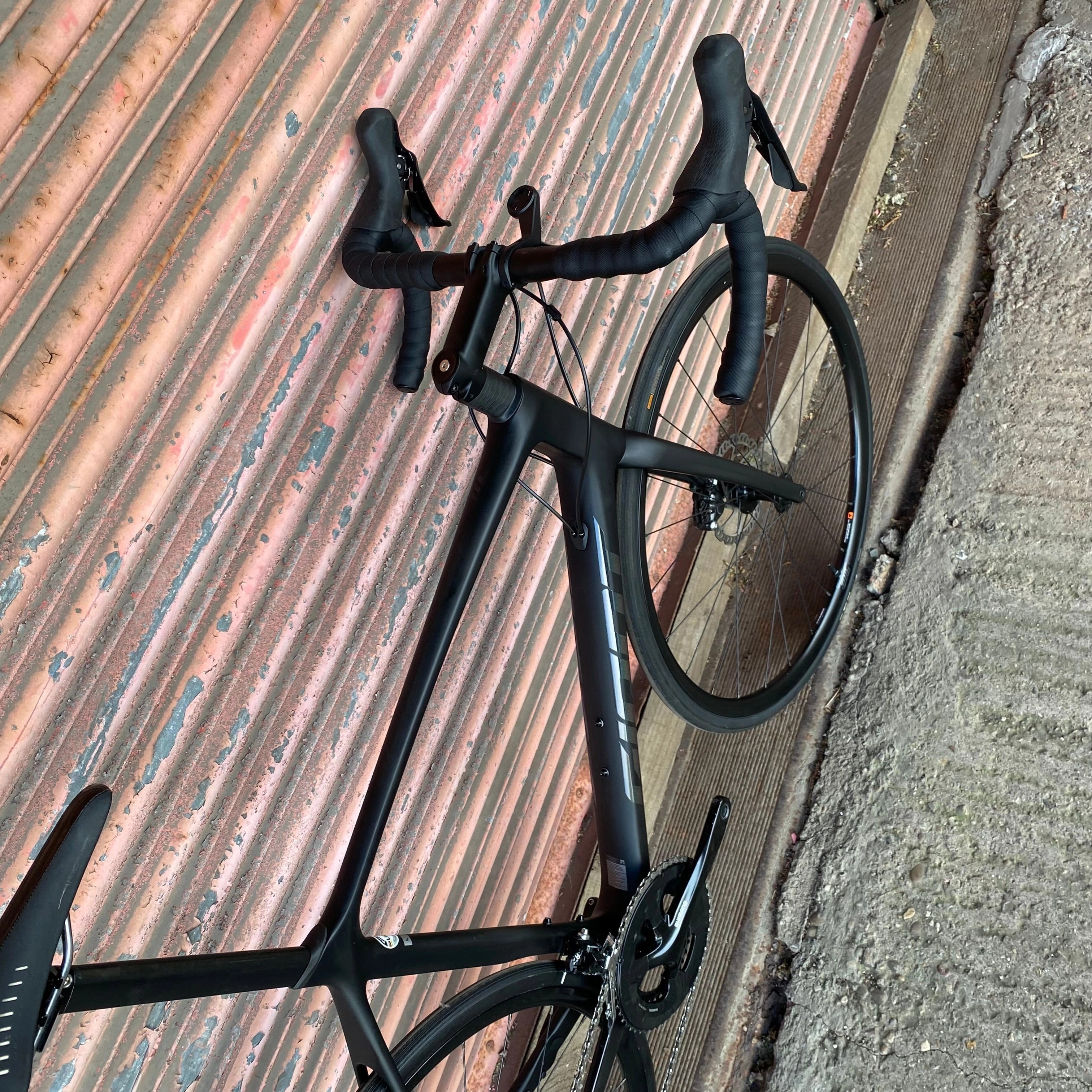 Giant TCR Advanced 2 Shimano 105 Carbon Disc Road Bike