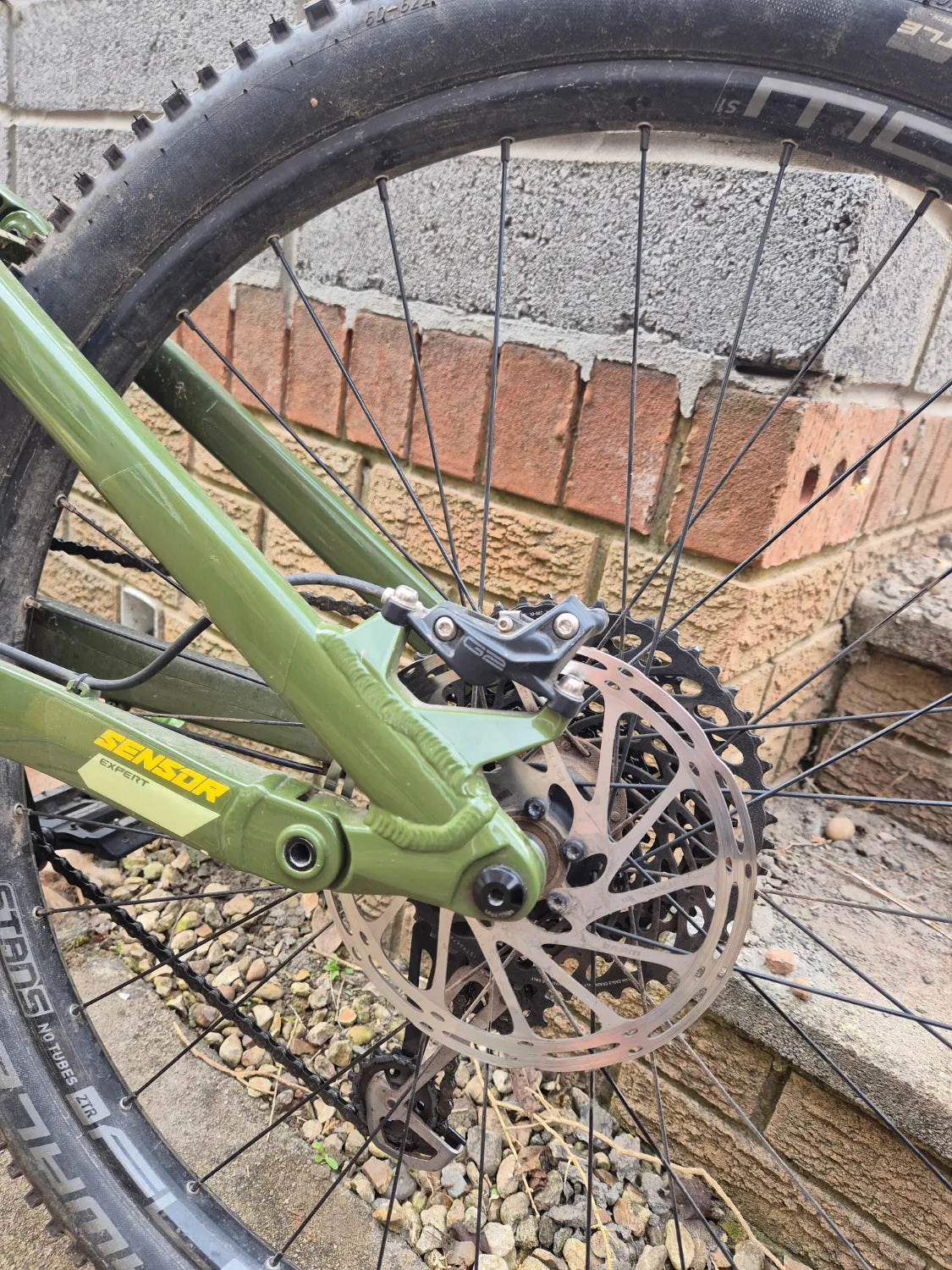 GT Sensor Carbon Expert 2020