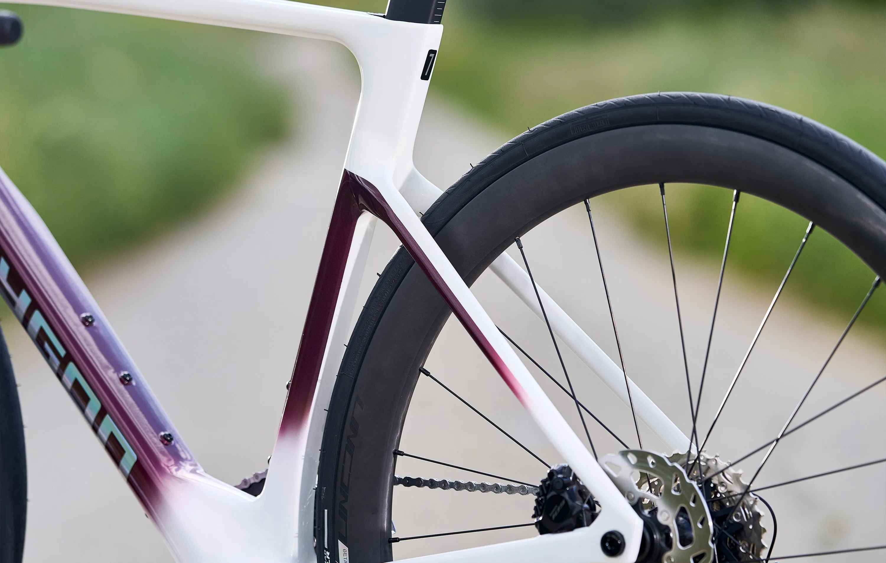 Polygon Helios A7 - 105 Di2 Carbon Road Bike