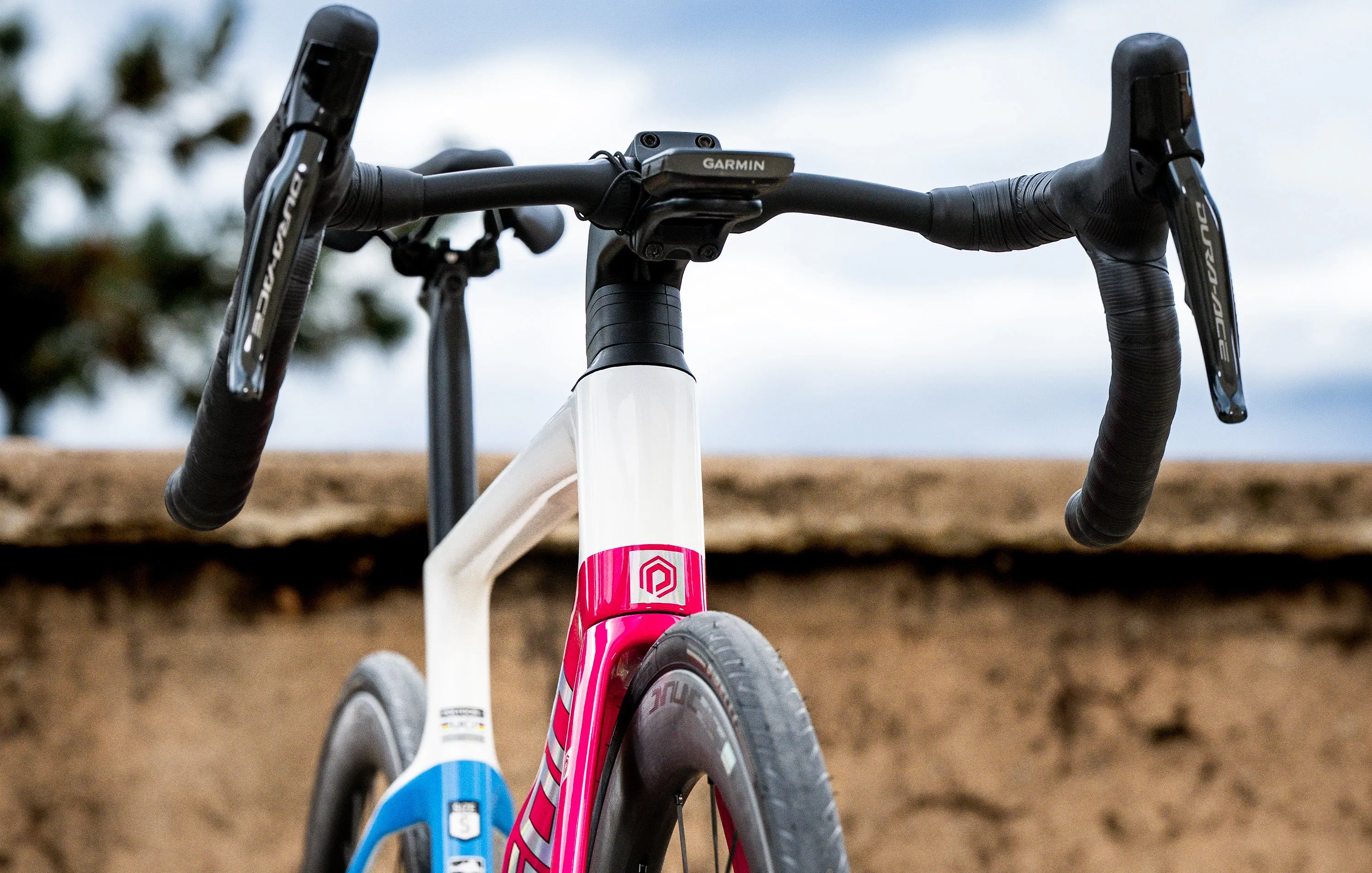 Polygon Helios A9 - Dura Ace Di2 Carbon Road Bike