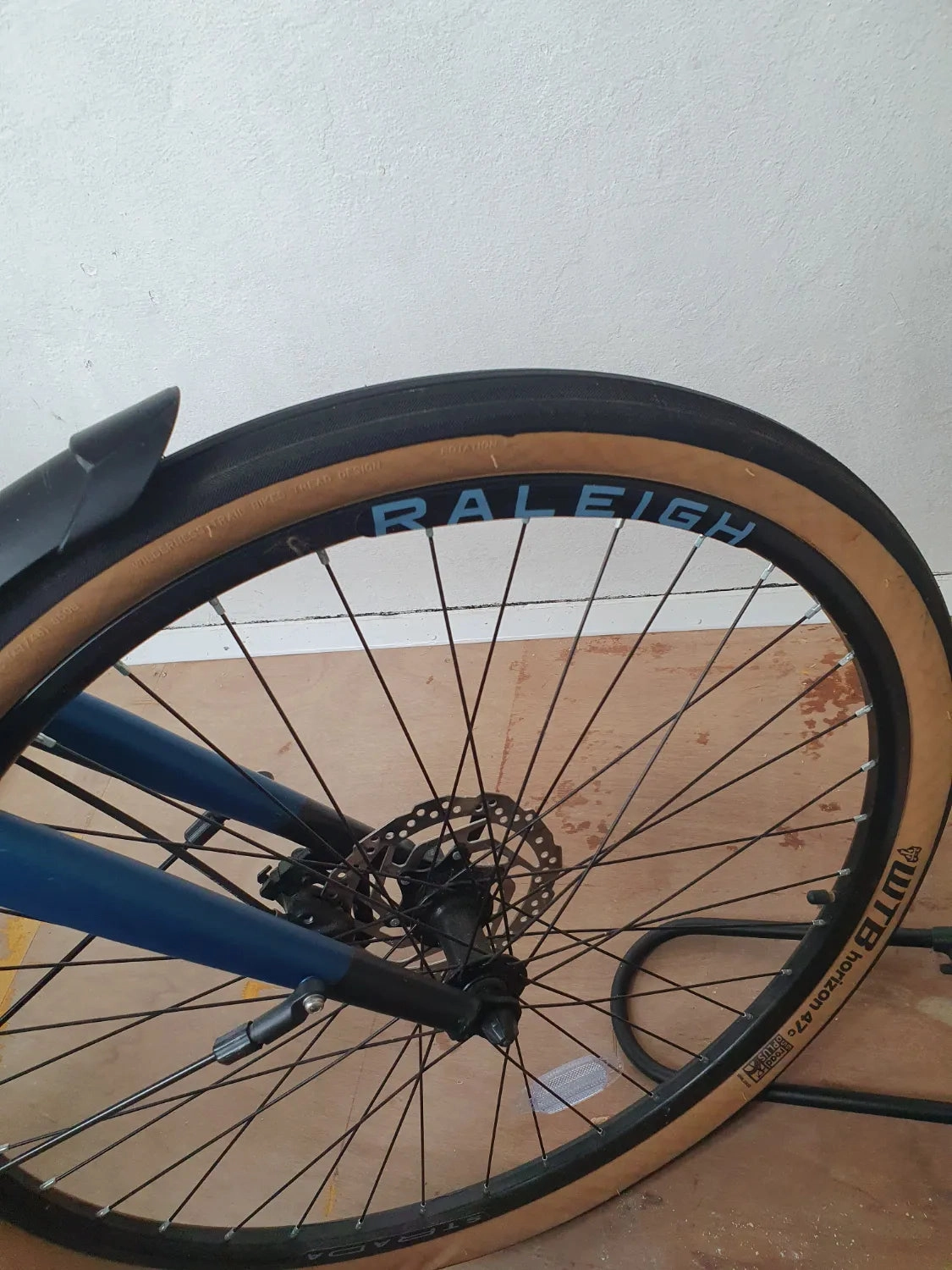 Raleigh Strada City 2021