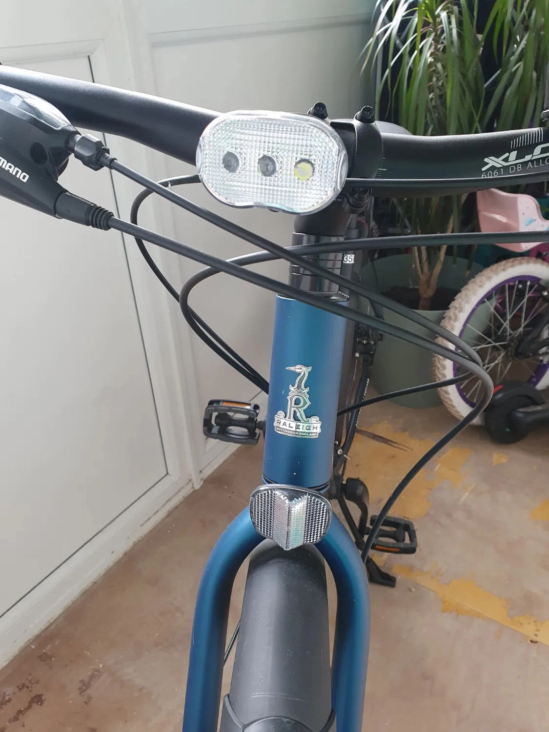 Raleigh Strada City 2021