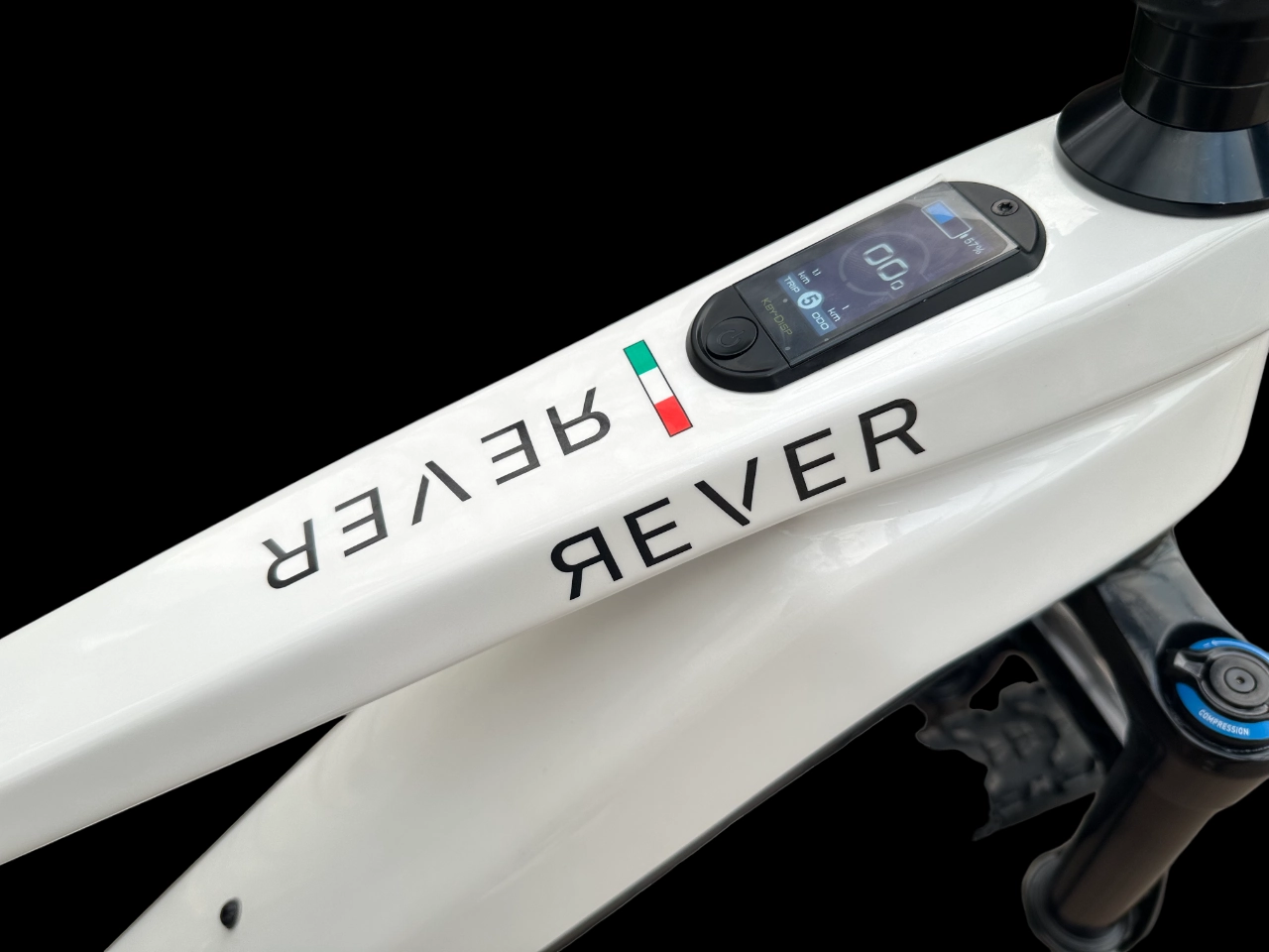 REVER Premium Carbon