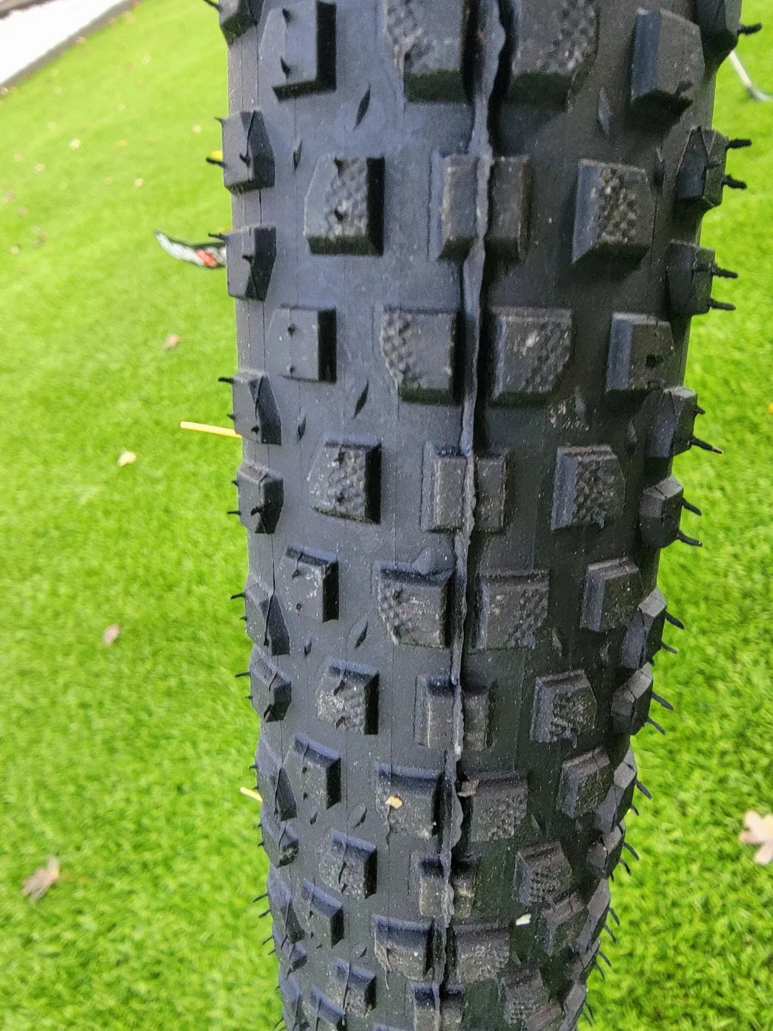 Rock Machine Storm E90 2021