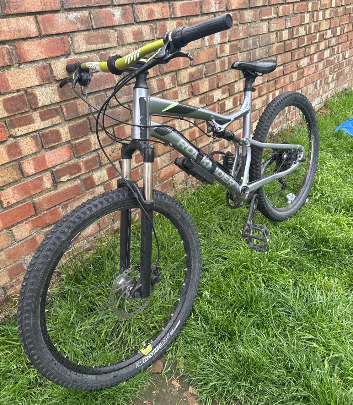 ROCKRIDER 27.5" Mountain Bike ST 900 S 2023