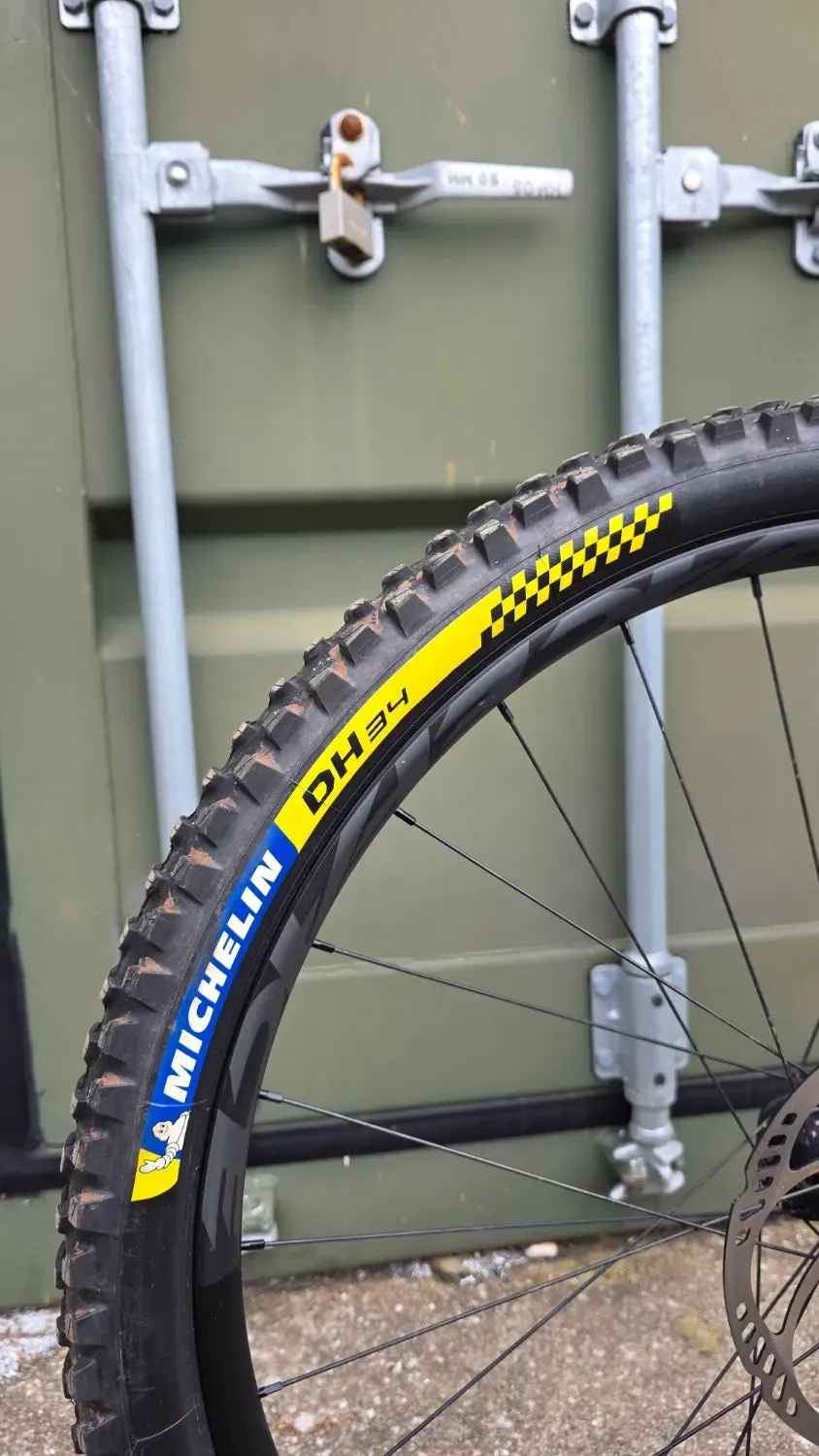 Santa Cruz BRONSON S / Carbon C 2023