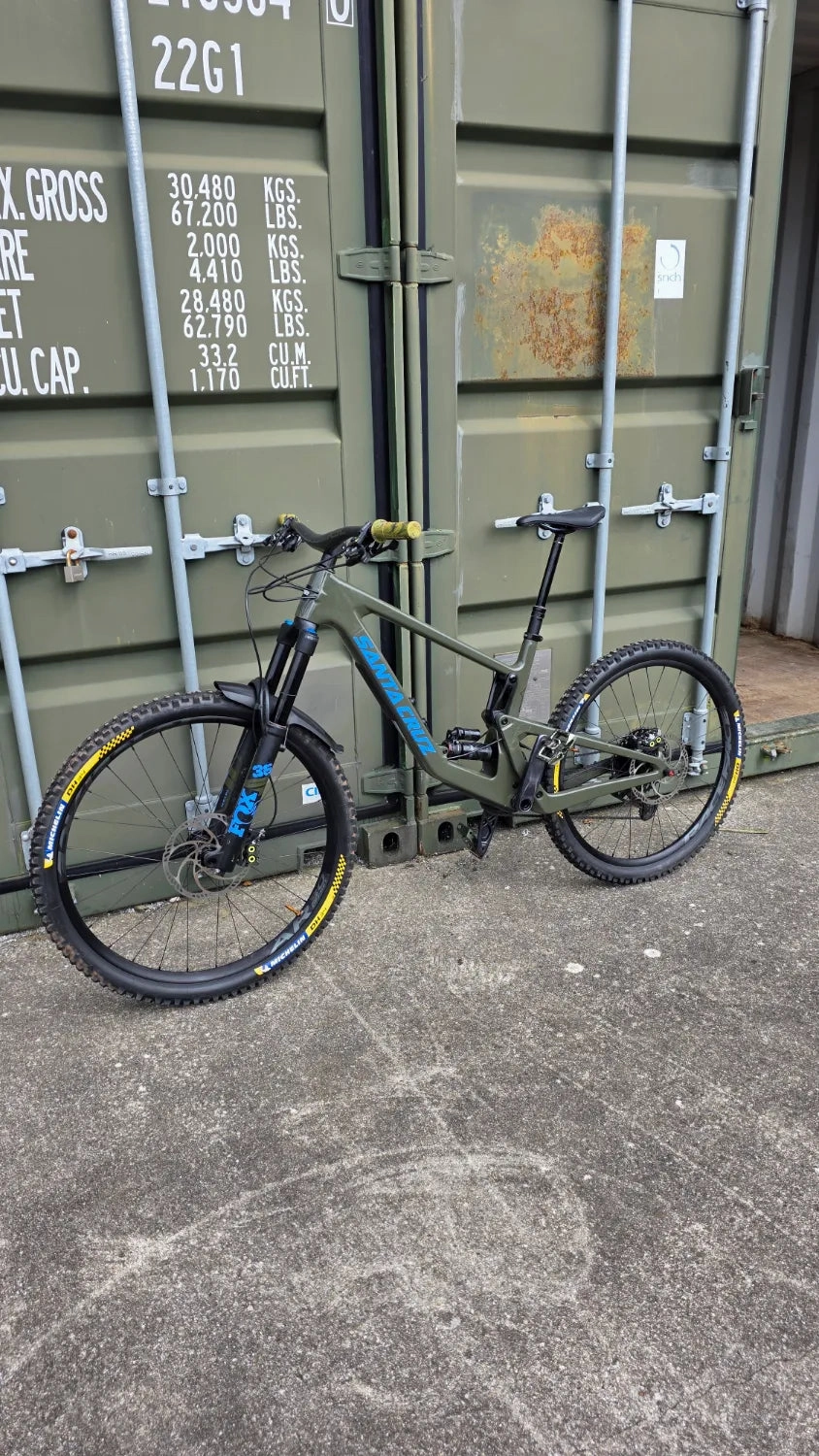 Santa Cruz BRONSON S / Carbon C 2023