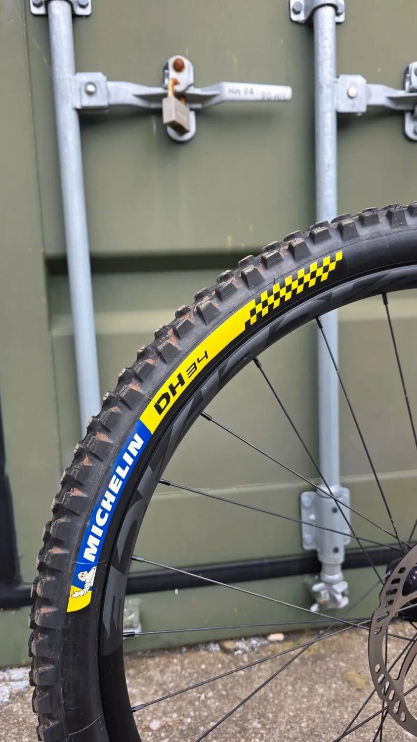 Santa Cruz BRONSON S / Carbon C 2023