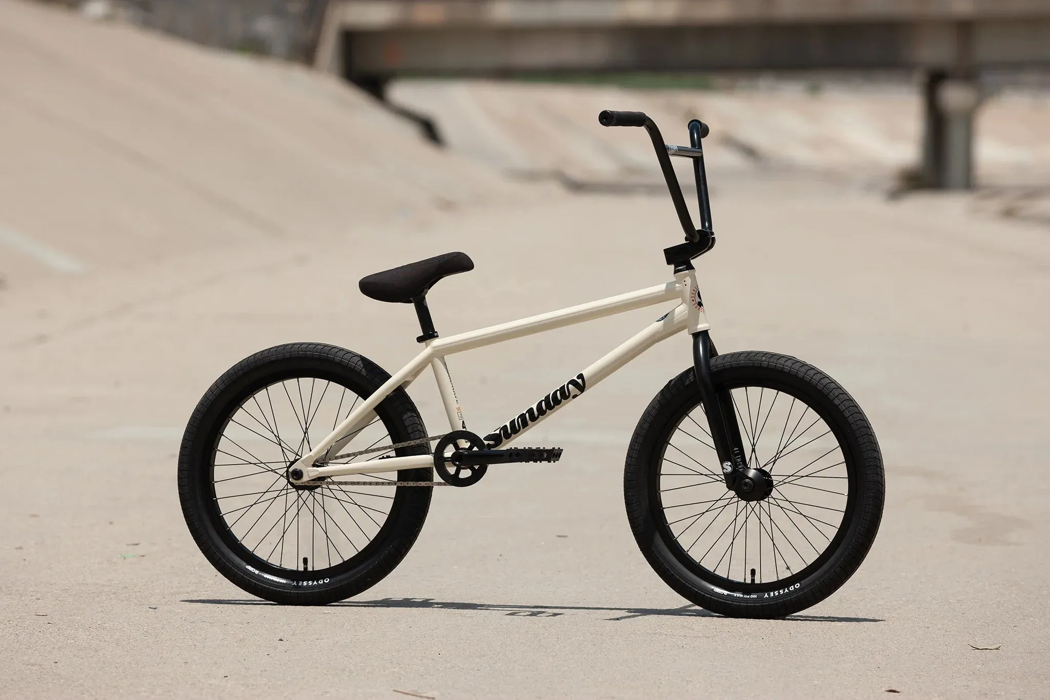 Sunday 2022 Soundwave Cassette Special 21 Gary Young Signature Complete BMX Bike RHD/LHD - Gloss Classic White