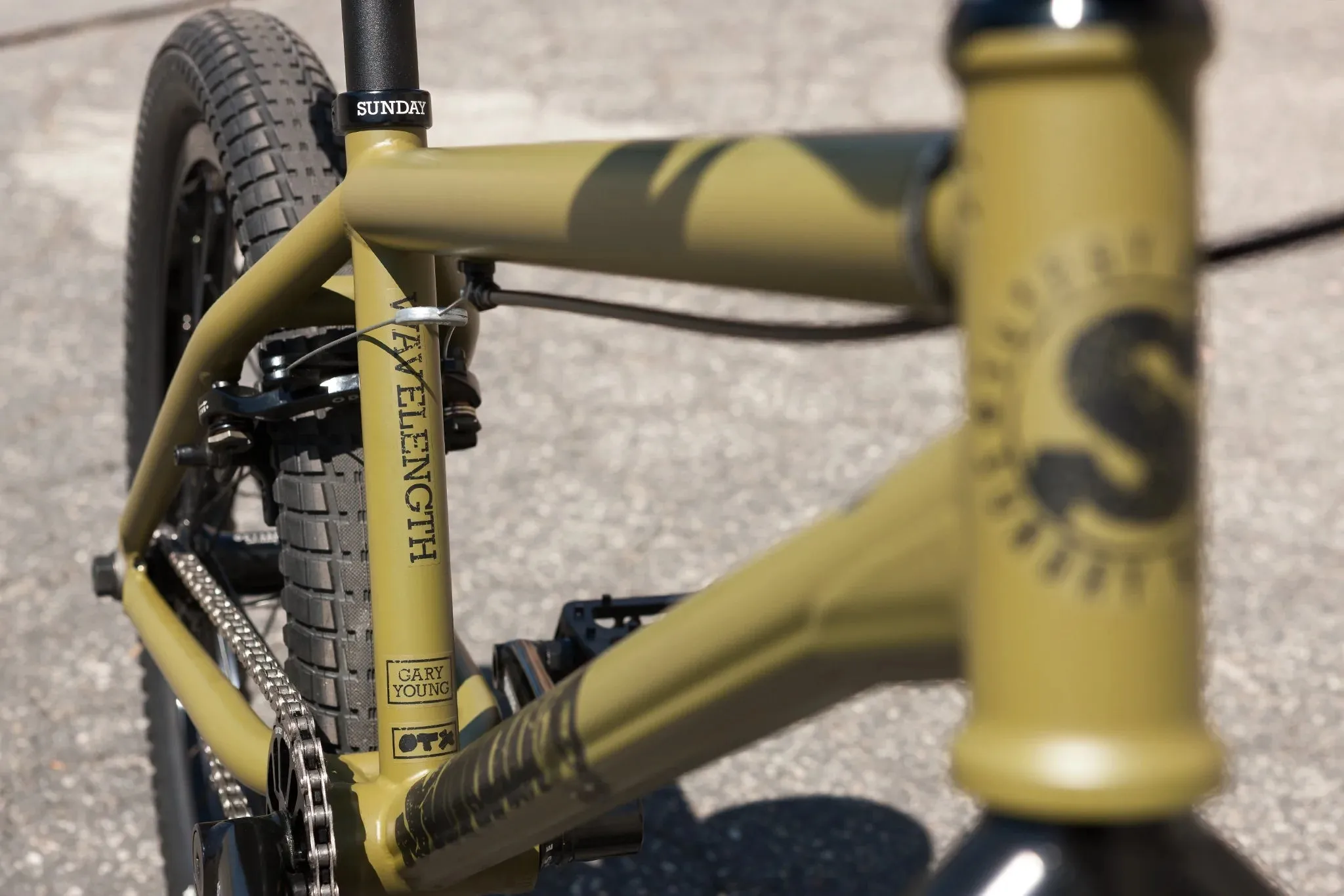 Sunday 2023 Wavelength 21 Gary Young Signature Complete BMX Bike - Matte Army Green