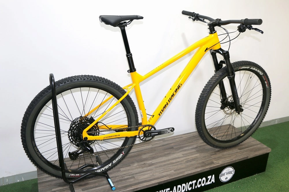 TITAN RACING Cerberus Dash (2025)