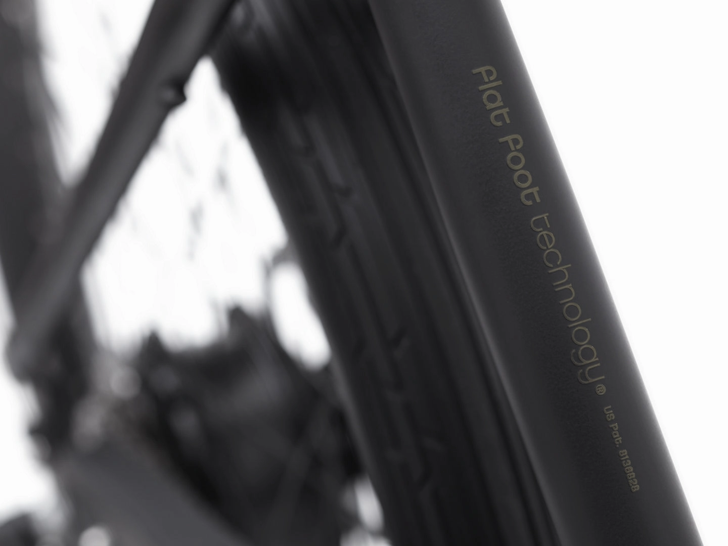 Townie Go! 7D Step-Over Matte Black