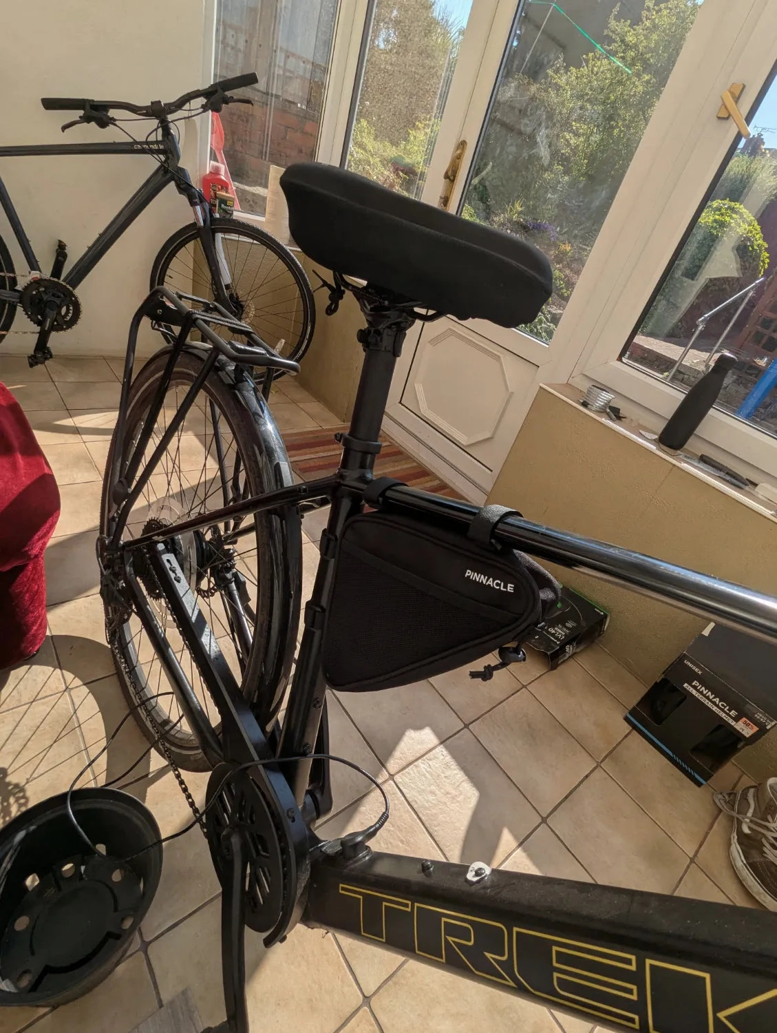 Trek FX  2 2023