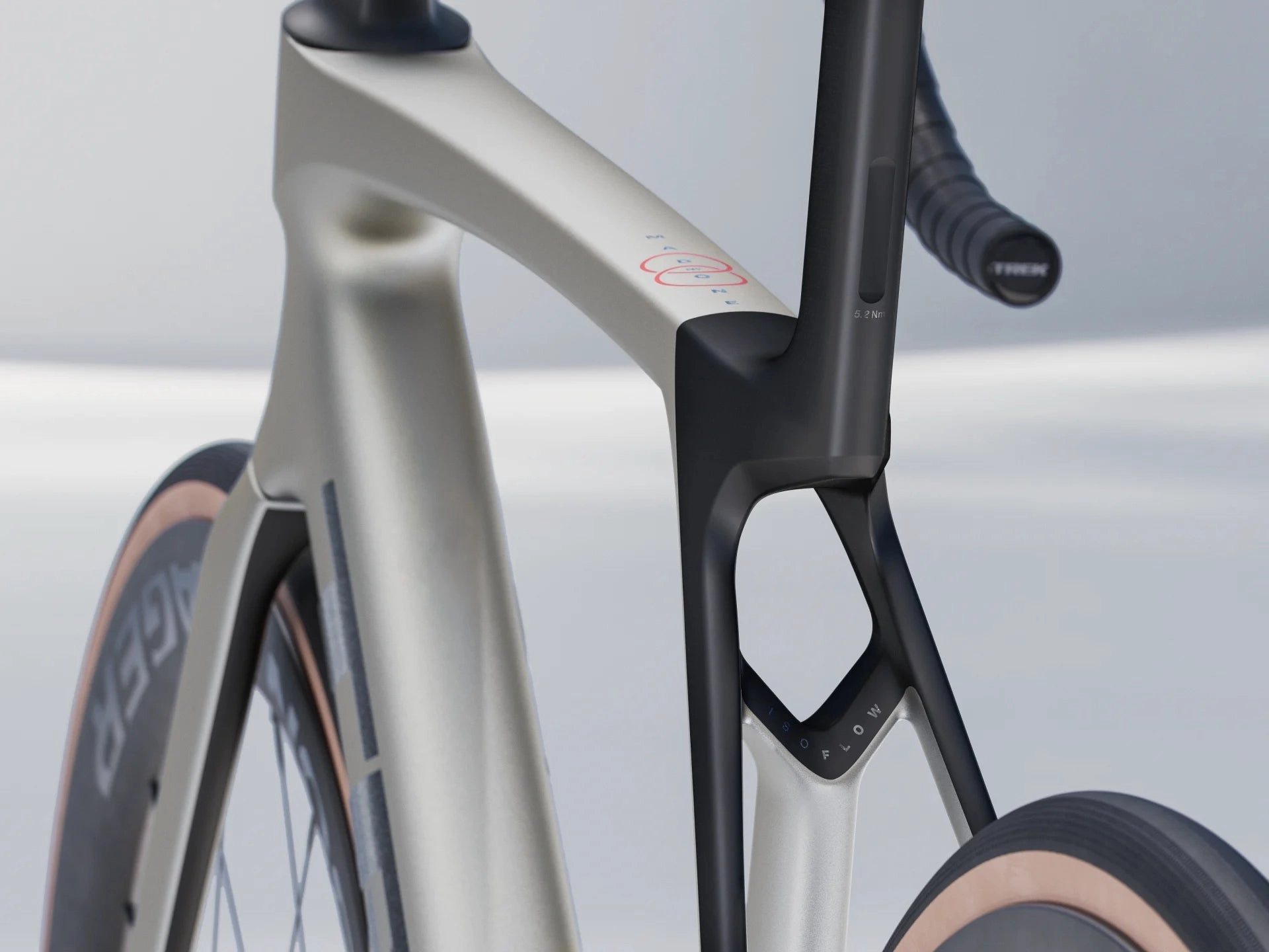 Trek Madone SL 7 Gen 8 - Matte Lunar Silver