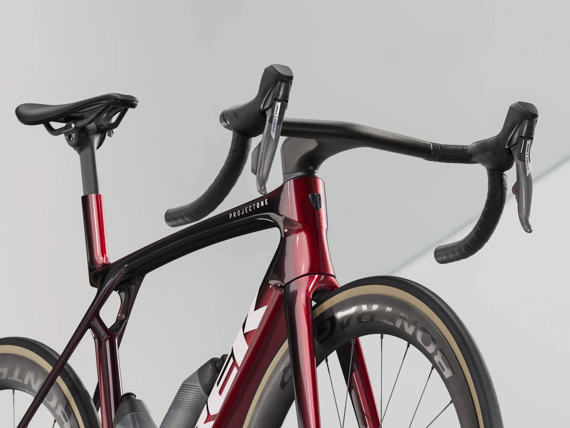 Trek Madone SLR 7 AXS Gen 8 - Carbon Red Smoke