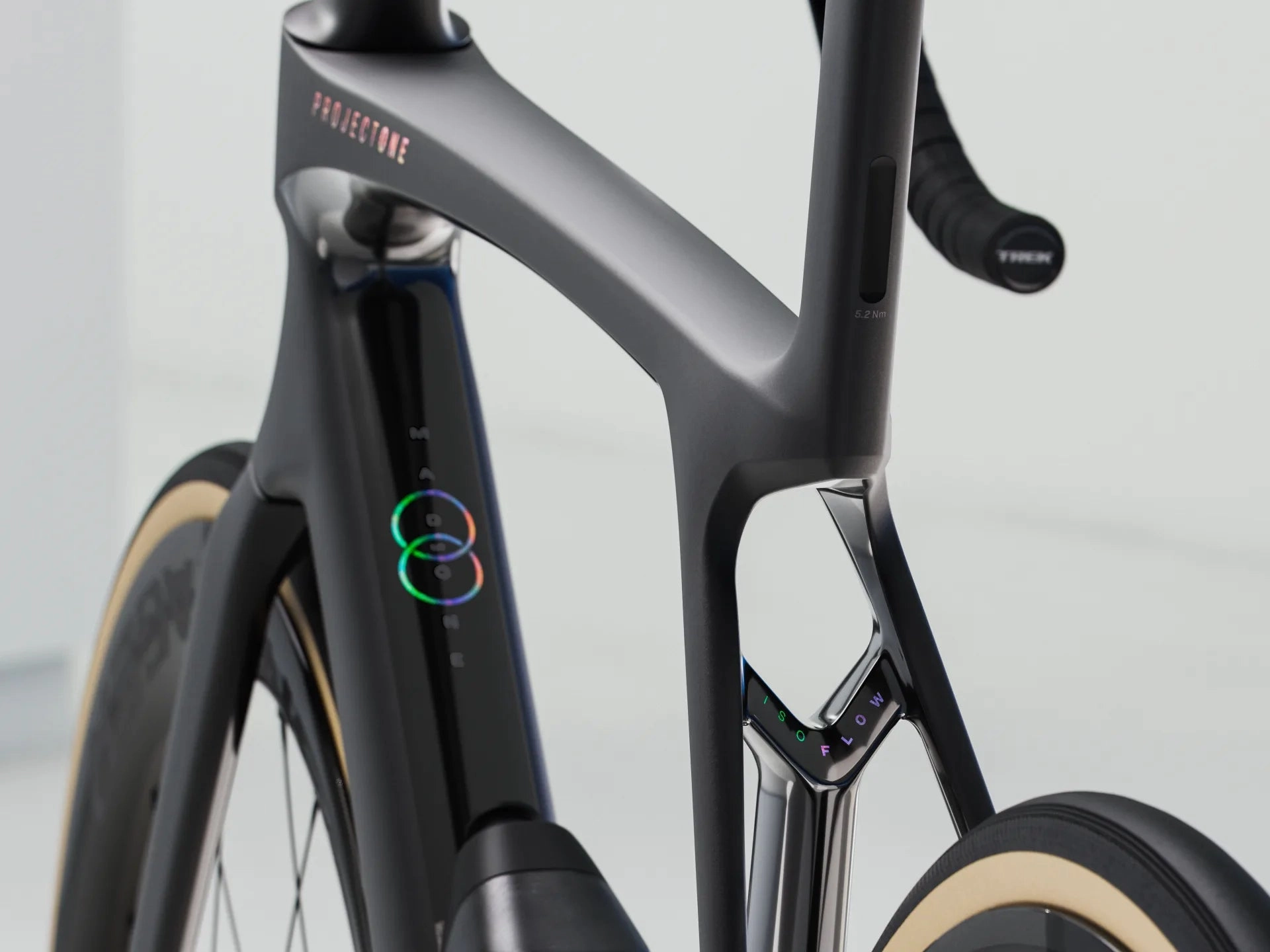 Trek Madone SLR 9 Gen 8 - Matte/Gloss Carbon Smoke